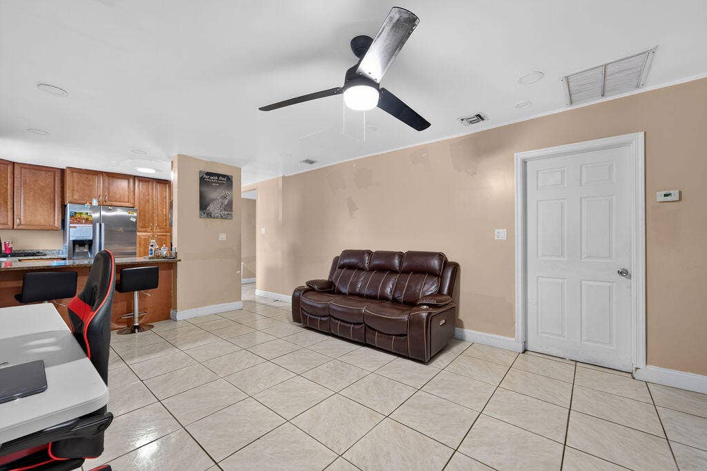 223 N F Street, Lake Worth Beach, FL 33460 223NFstreetlakeworth-032