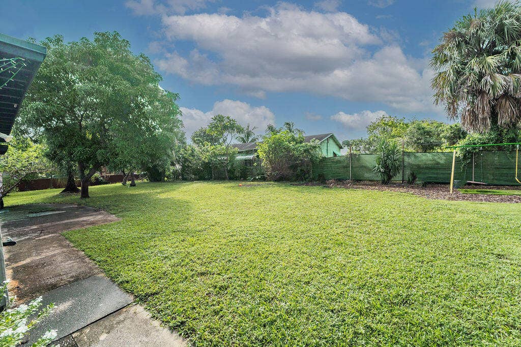 223 N F Street, Lake Worth Beach, FL 33460 223NFstreetlakeworth-004