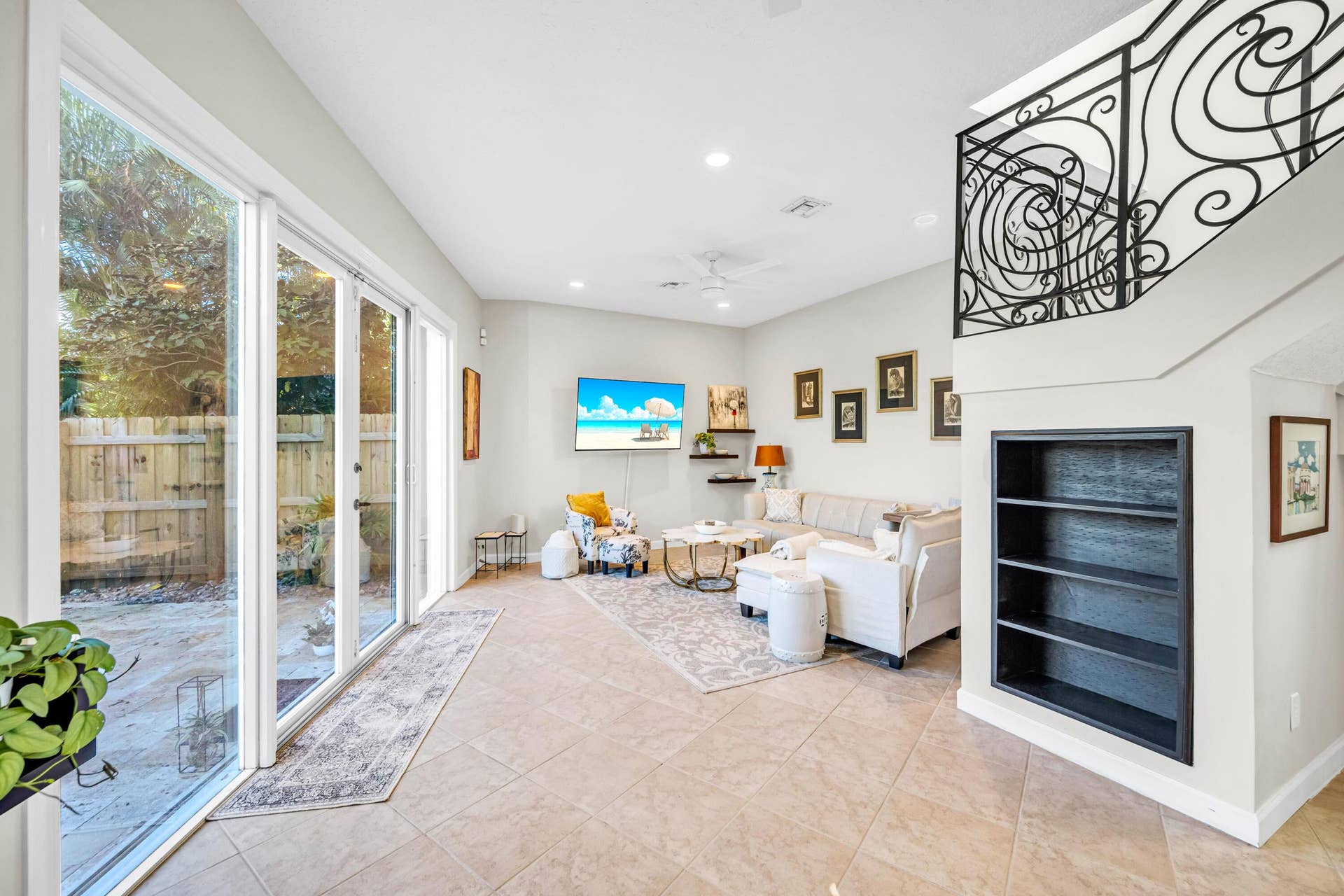 1627 E BROWARD Boulevard, Fort Lauderdale, FL 33301 1627 E BROWARD BLVD-12