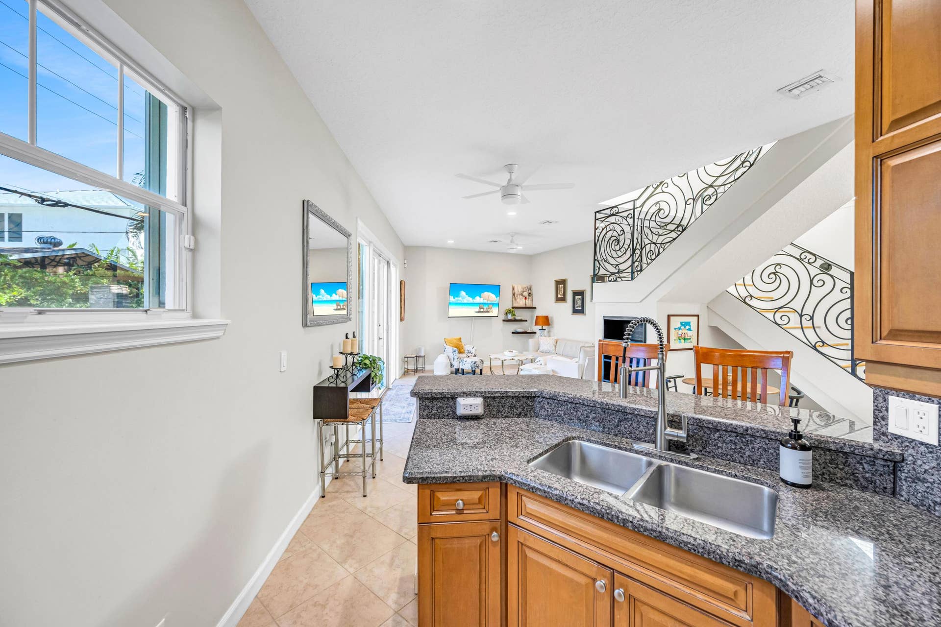 1627 E BROWARD Boulevard, Fort Lauderdale, FL 33301 1627 E BROWARD BLVD-21