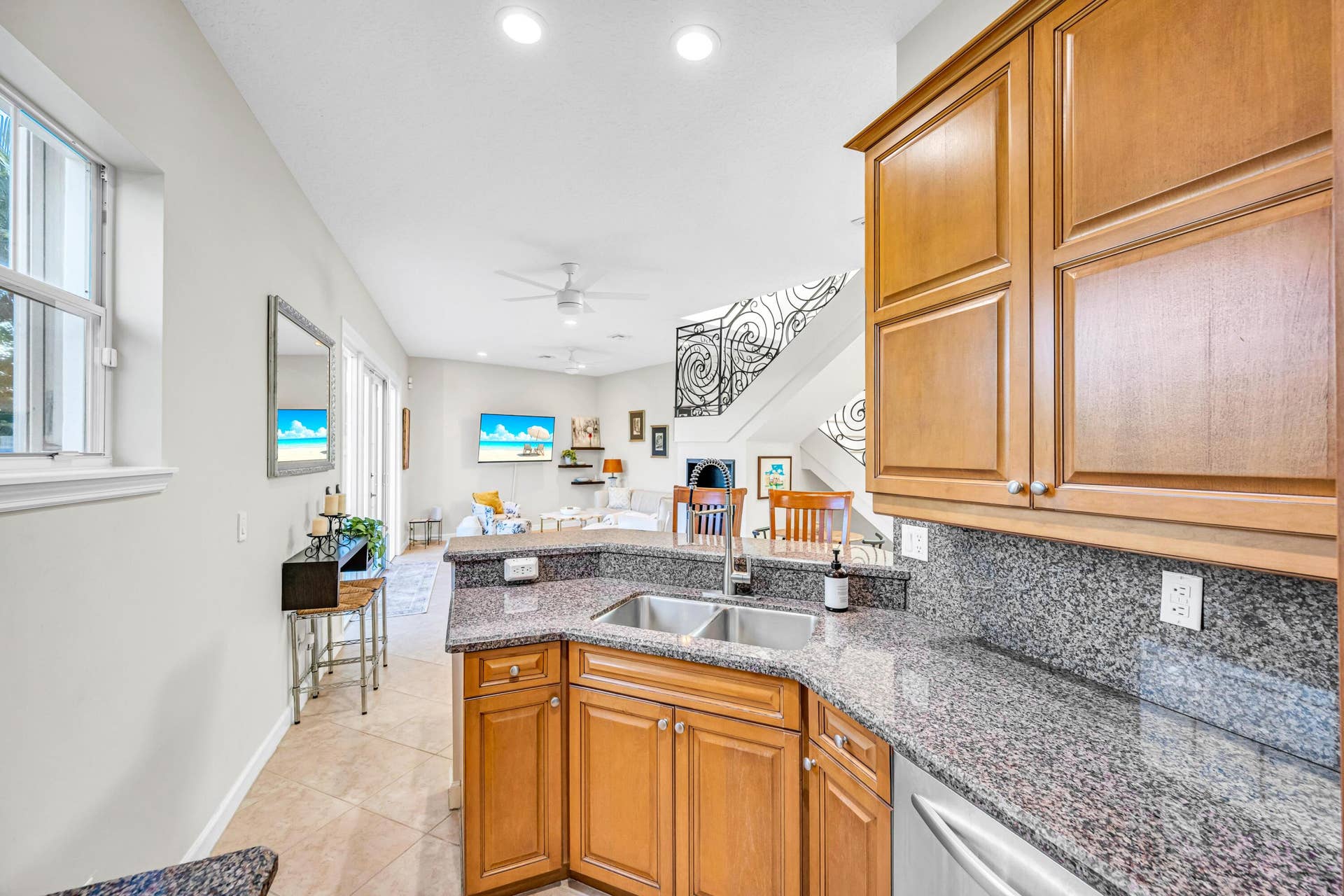 1627 E BROWARD Boulevard, Fort Lauderdale, FL 33301 1627 E BROWARD BLVD-22
