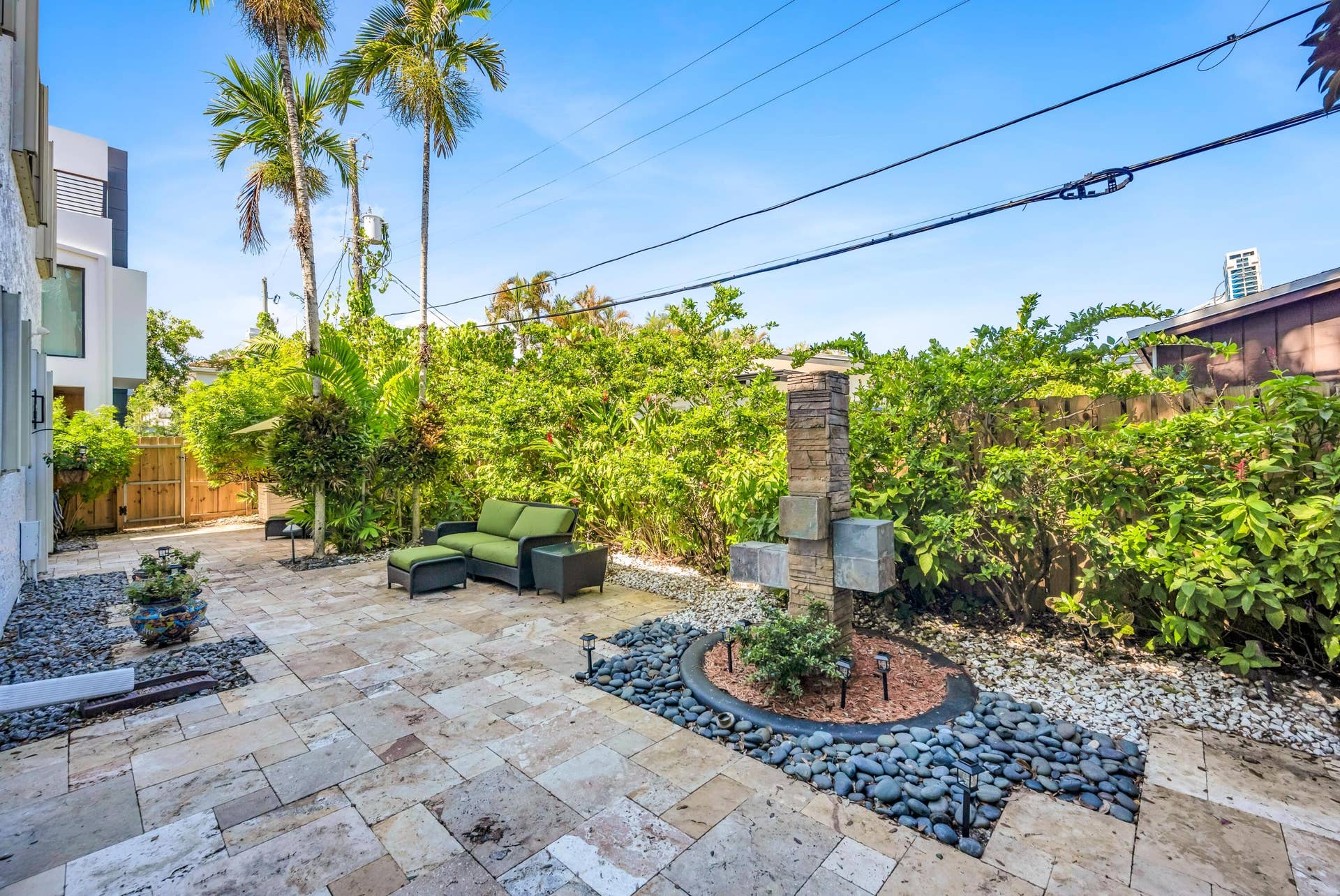 1627 E BROWARD Boulevard, Fort Lauderdale, FL 33301 1627 E BROWARD BLVD-14