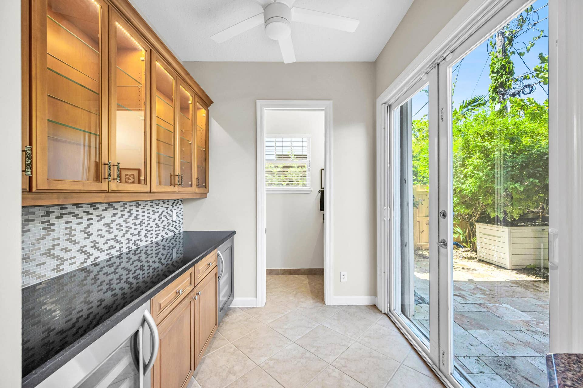 1627 E BROWARD Boulevard, Fort Lauderdale, FL 33301 1627 E BROWARD BLVD-25