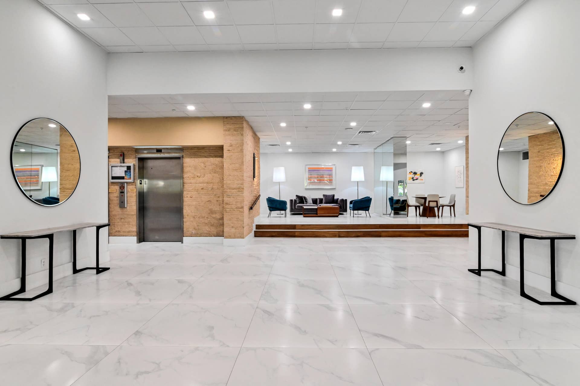 1900 CONSULATE Place, #1704, West Palm Beach, FL 33401 NEW LOBBY