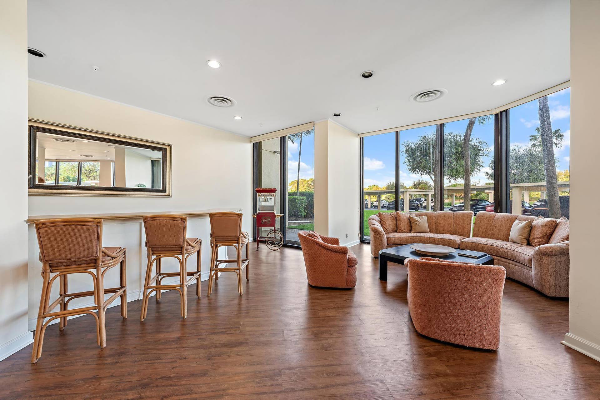 1900 CONSULATE Place, #1704, West Palm Beach, FL 33401 1900 Consulate Pl 1205-8