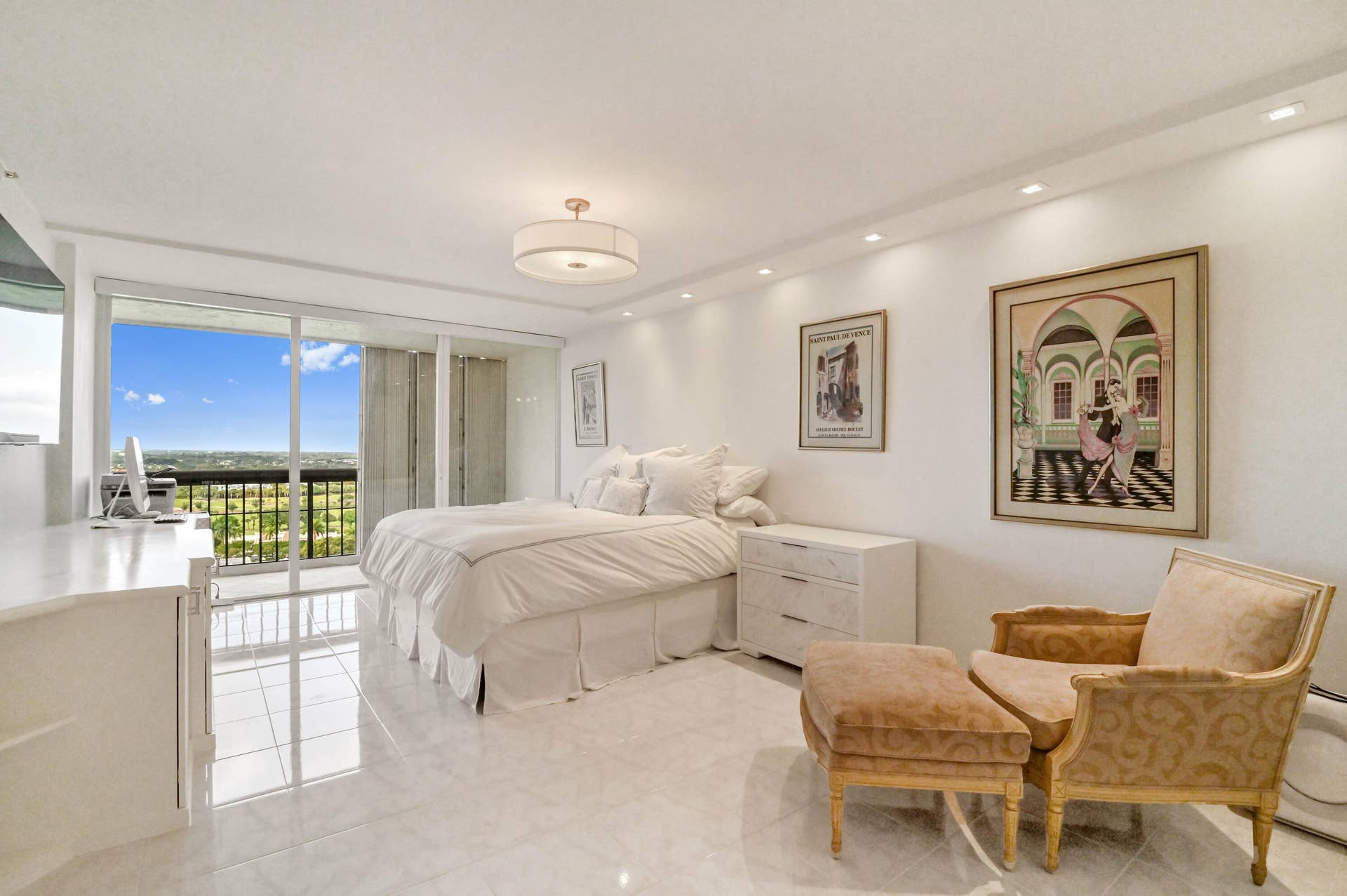 1900 CONSULATE Place, #1704, West Palm Beach, FL 33401 PRINCIPAL BR