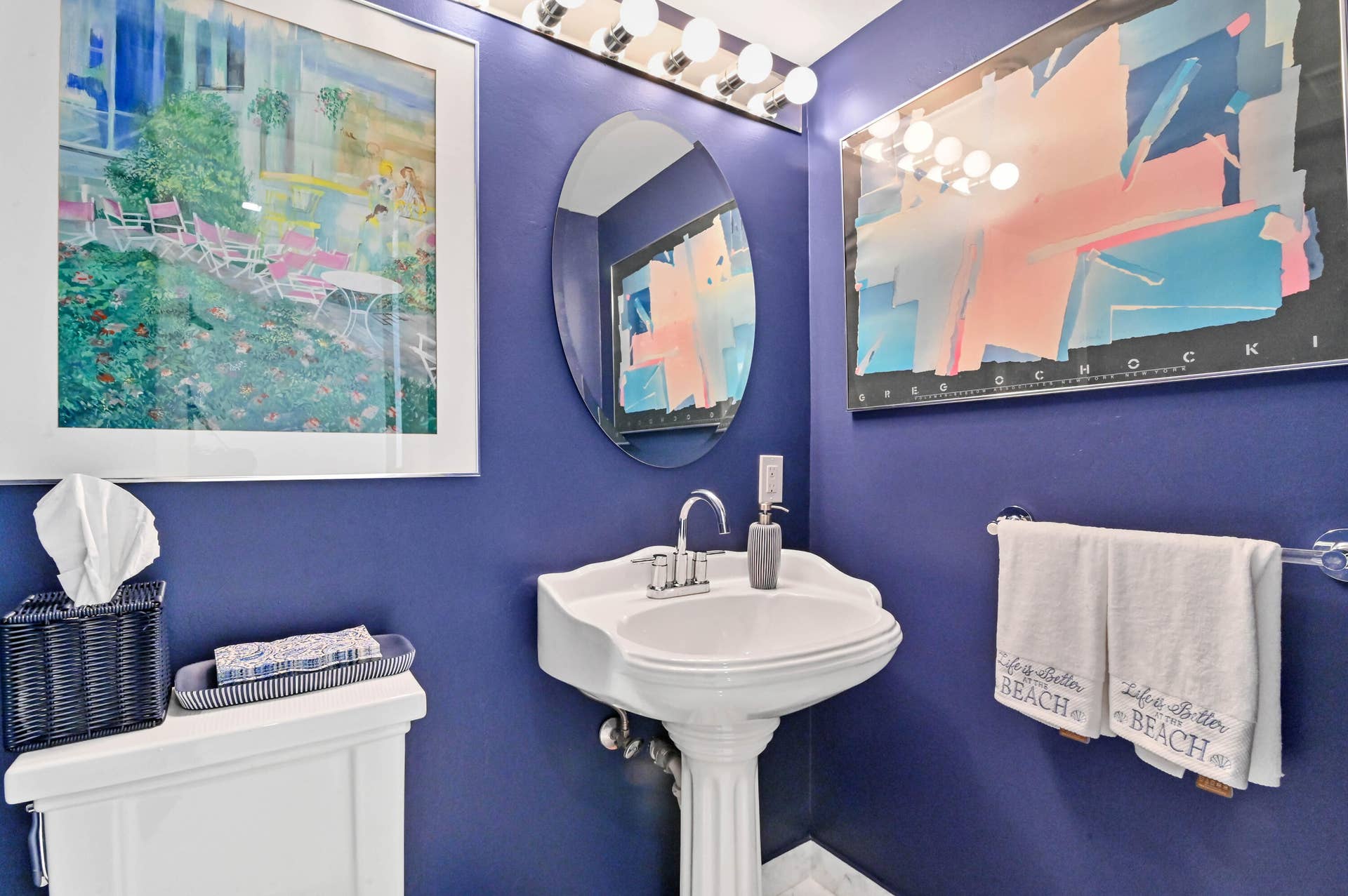 1900 CONSULATE Place, #1704, West Palm Beach, FL 33401 POWDER ROOM