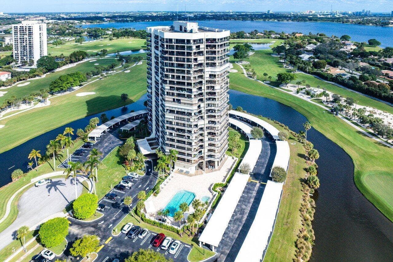 1900 CONSULATE Place, #1704, West Palm Beach, FL 33401 037-1900ConsulatePlace-506-WestPalmBeach