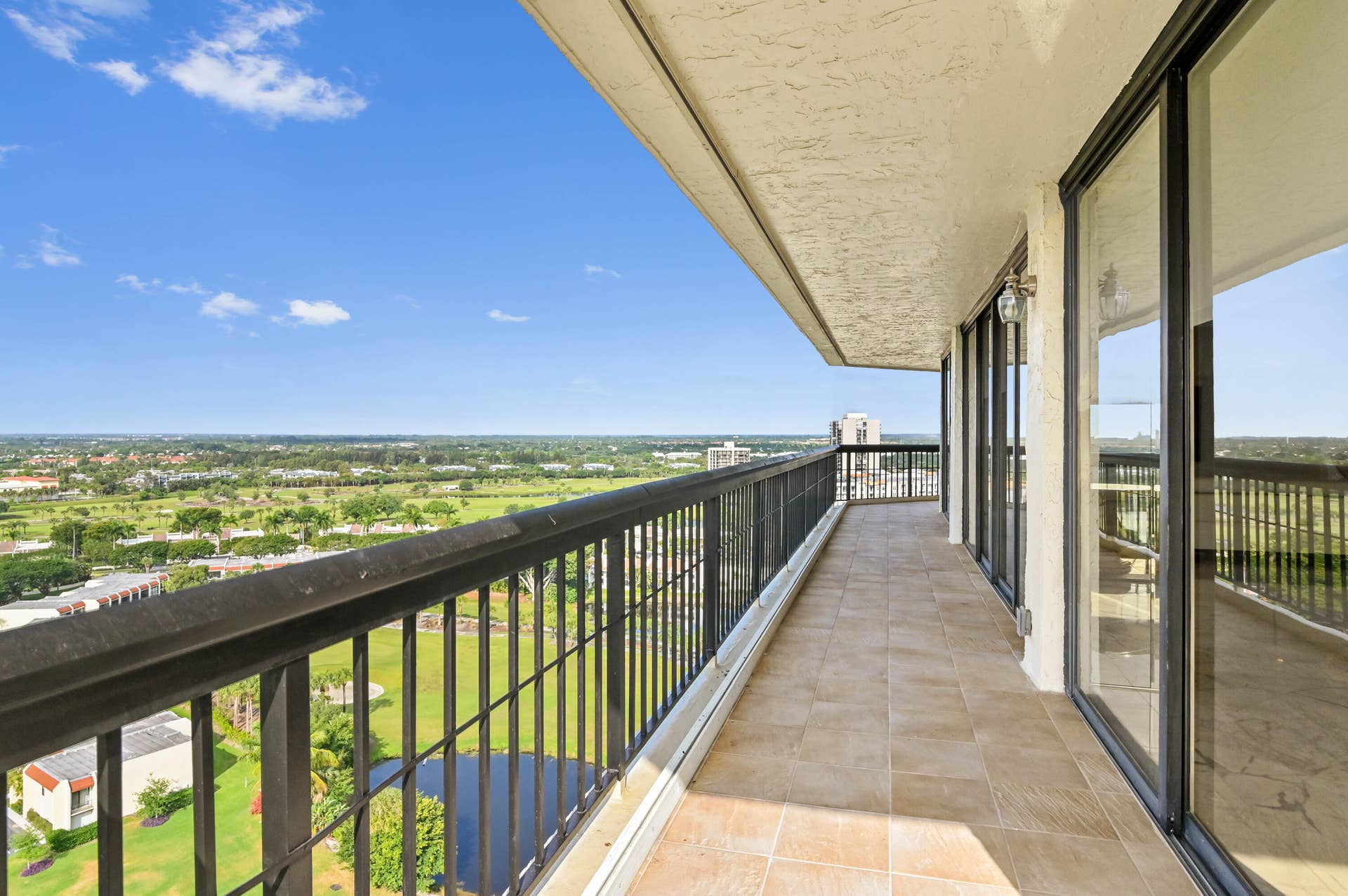 1900 CONSULATE Place, #1704, West Palm Beach, FL 33401 HUGE WRAP TERRACE