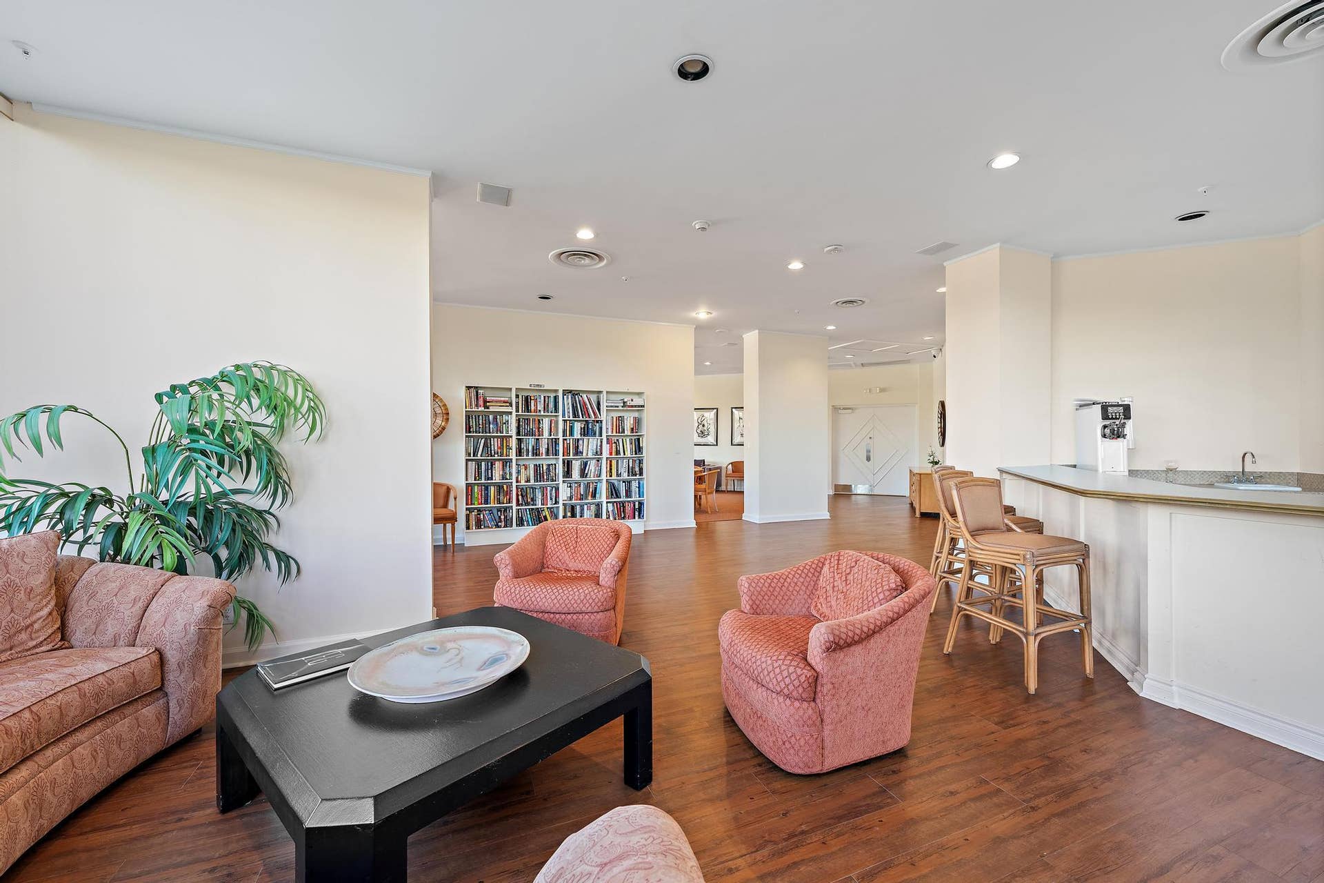 1900 CONSULATE Place, #1704, West Palm Beach, FL 33401 1900 Consulate Pl 1205-9