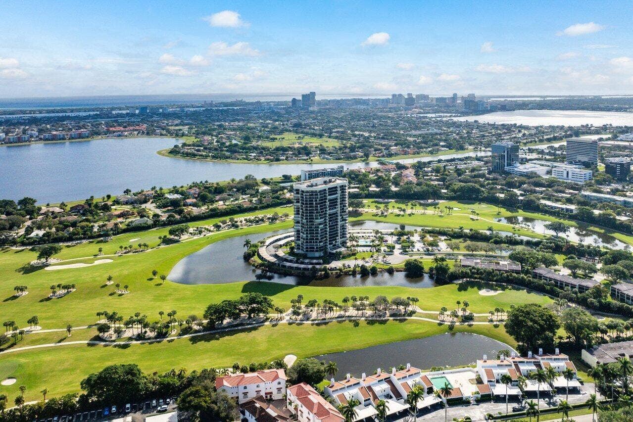 1900 CONSULATE Place, #1704, West Palm Beach, FL 33401 041-1900ConsulatePlace-506-WestPalmBeach
