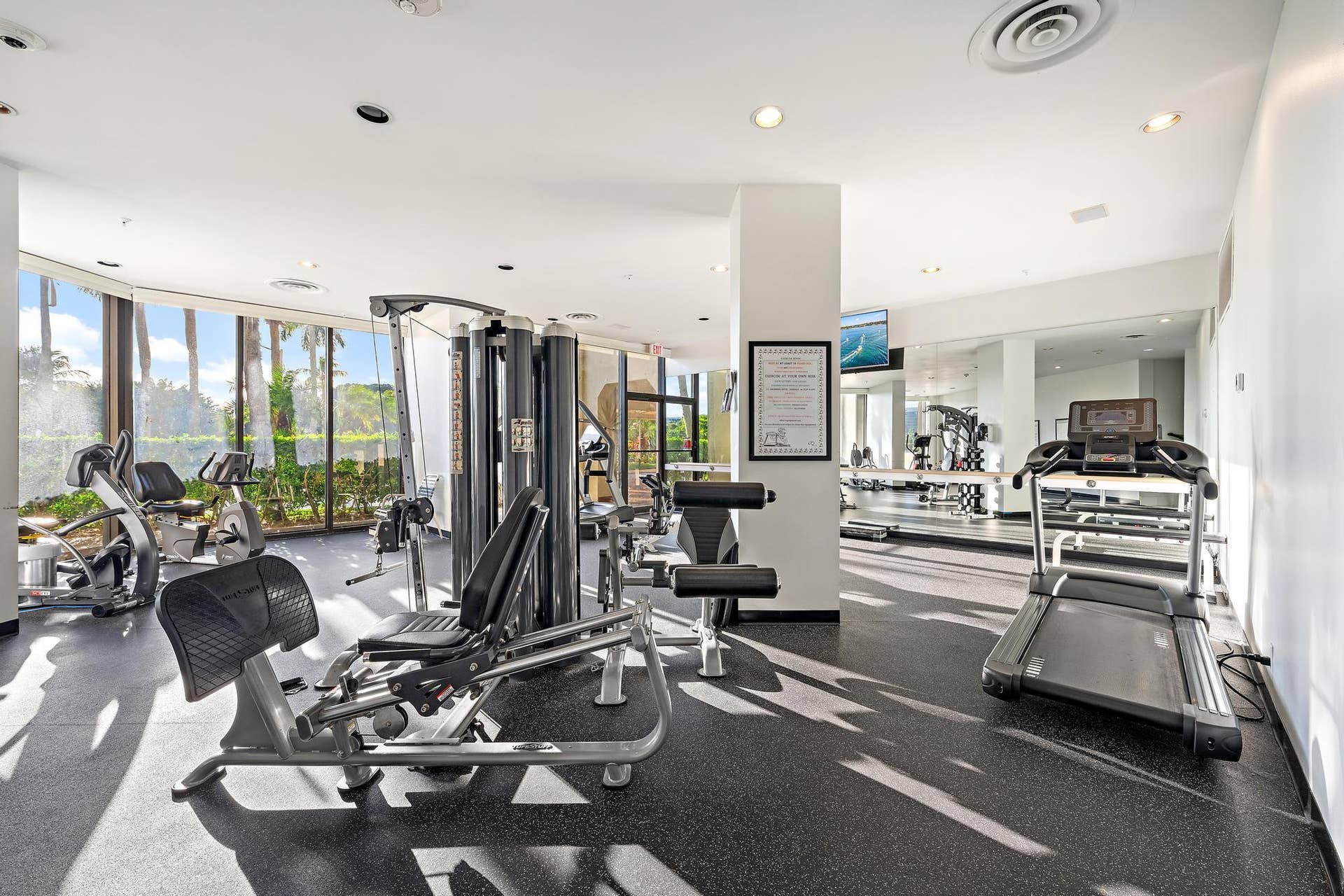1900 CONSULATE Place, #1704, West Palm Beach, FL 33401 1900 Consulate Pl 1205-5