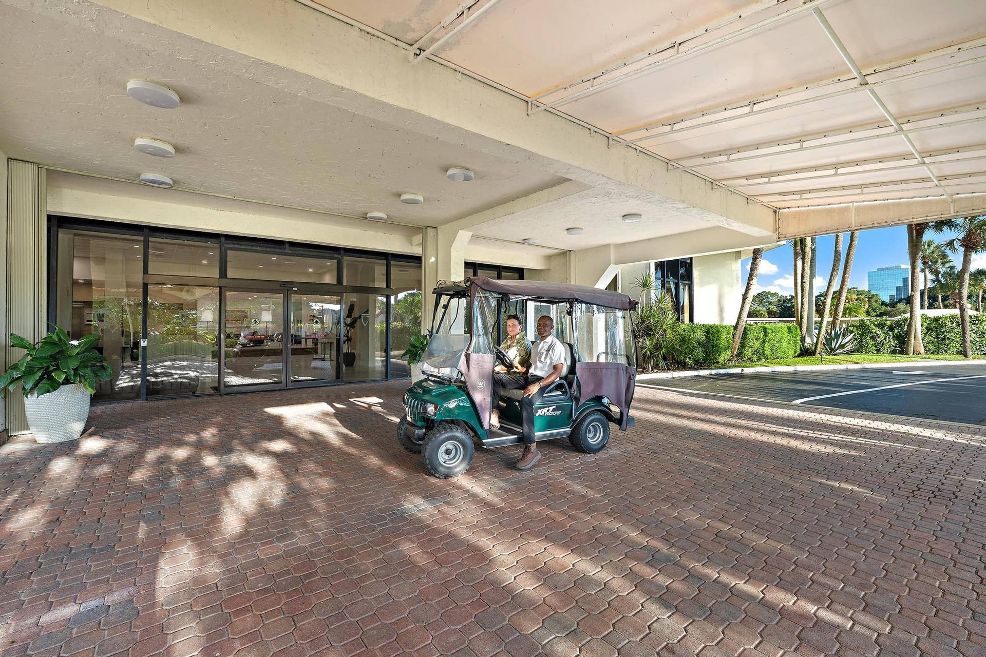 1900 CONSULATE Place, #1704, West Palm Beach, FL 33401 1900 Consulate Pl 1205-1
