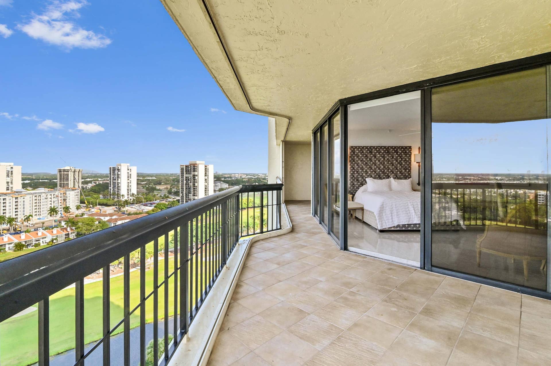 1900 CONSULATE Place, #1704, West Palm Beach, FL 33401 GUEST BR TERRACE