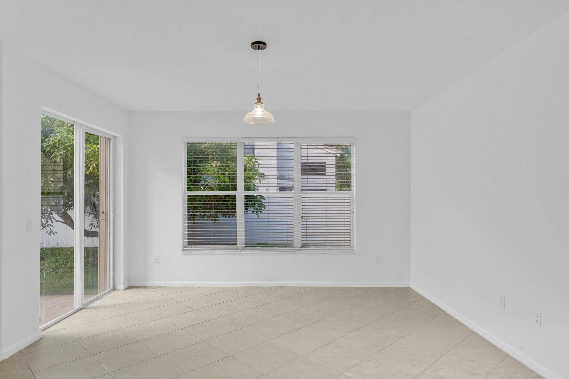 16391 SW 29TH Street, Miramar, FL 33027 9 Family Area (2)