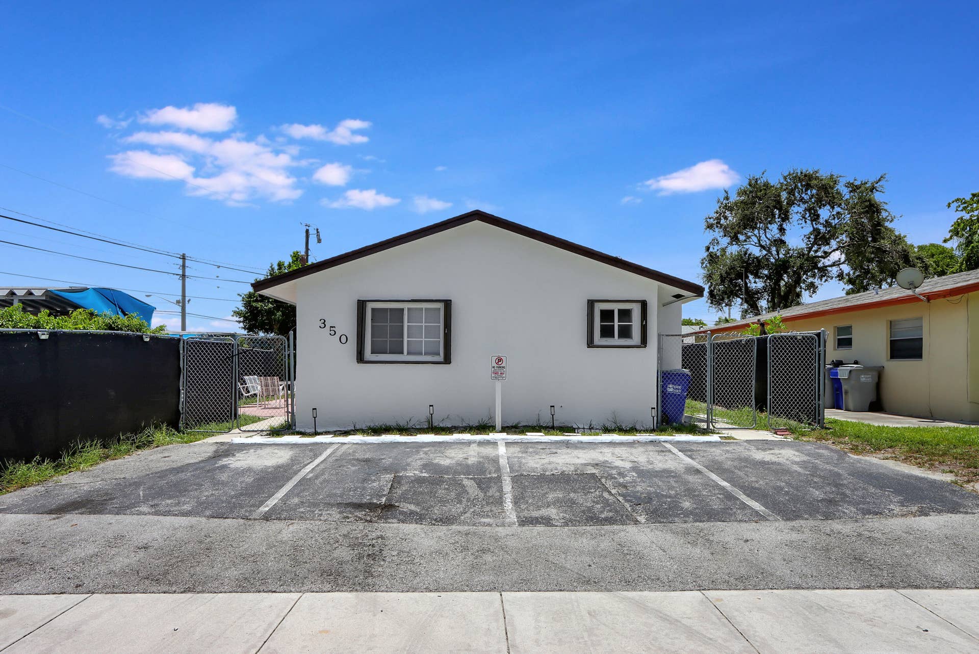 350 NE 25th Court, Pompano Beach, FL 33064 4 Parking Spots