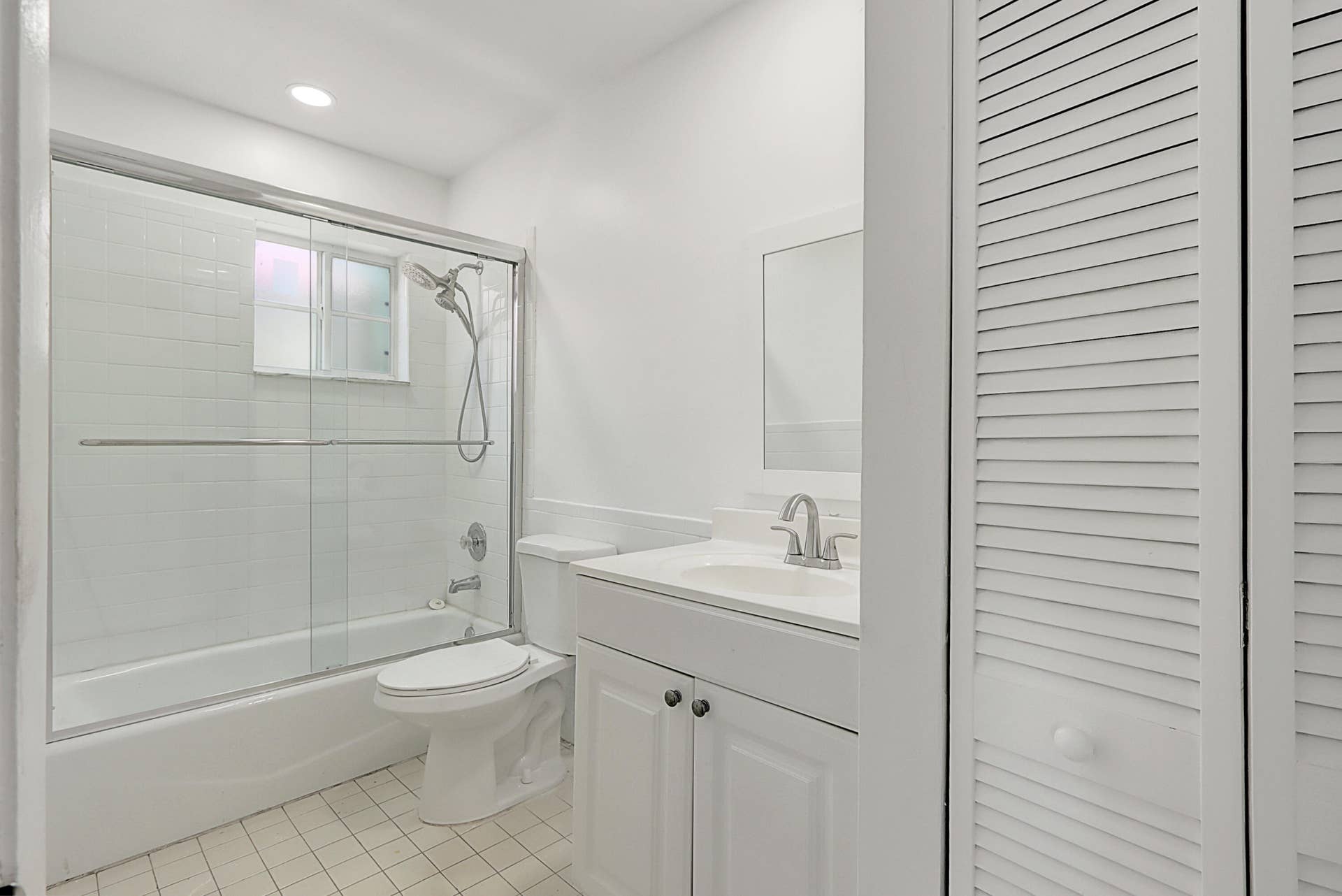 350 NE 25th Court, Pompano Beach, FL 33064 Bathroom