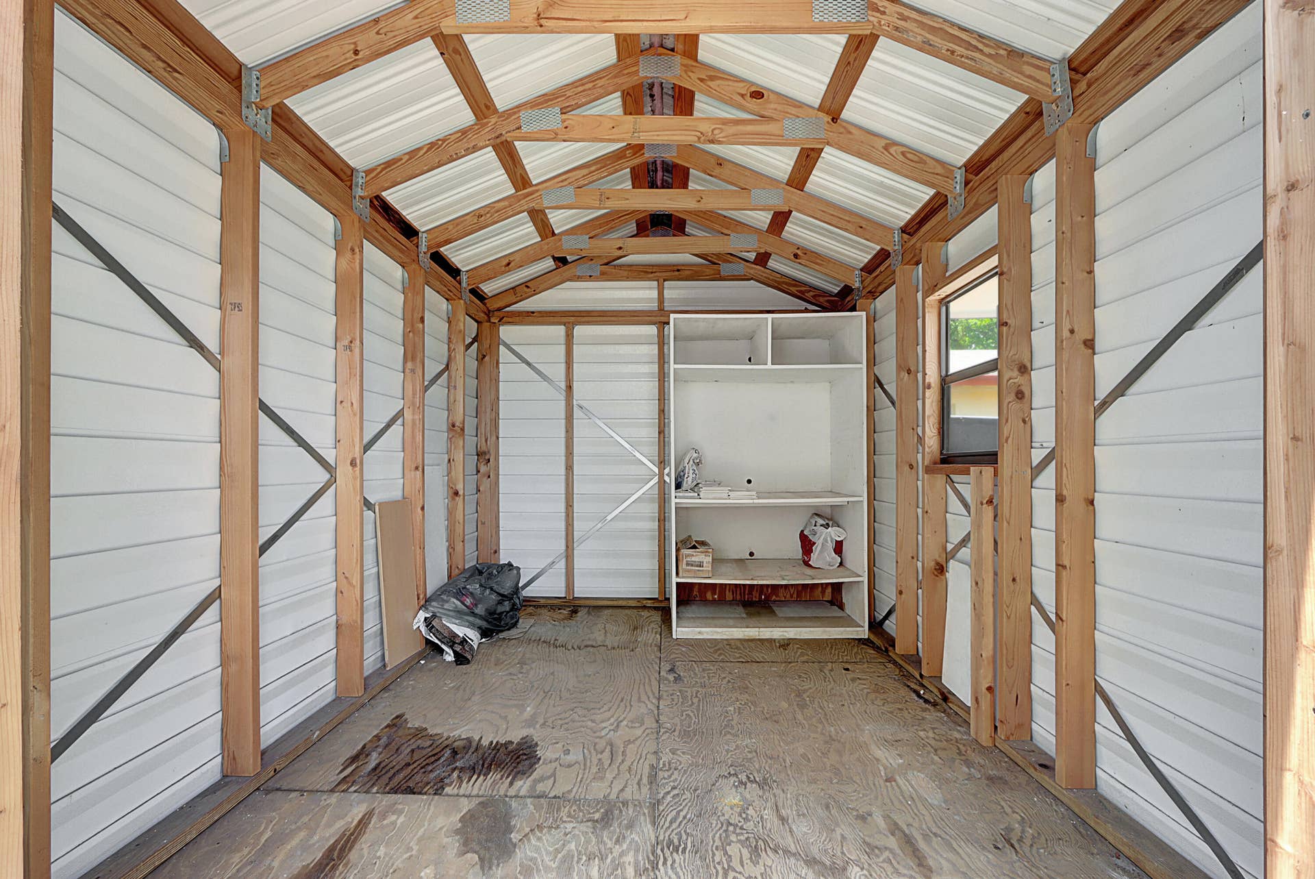 350 NE 25th Court, Pompano Beach, FL 33064 Apt B has the shed and large side yard