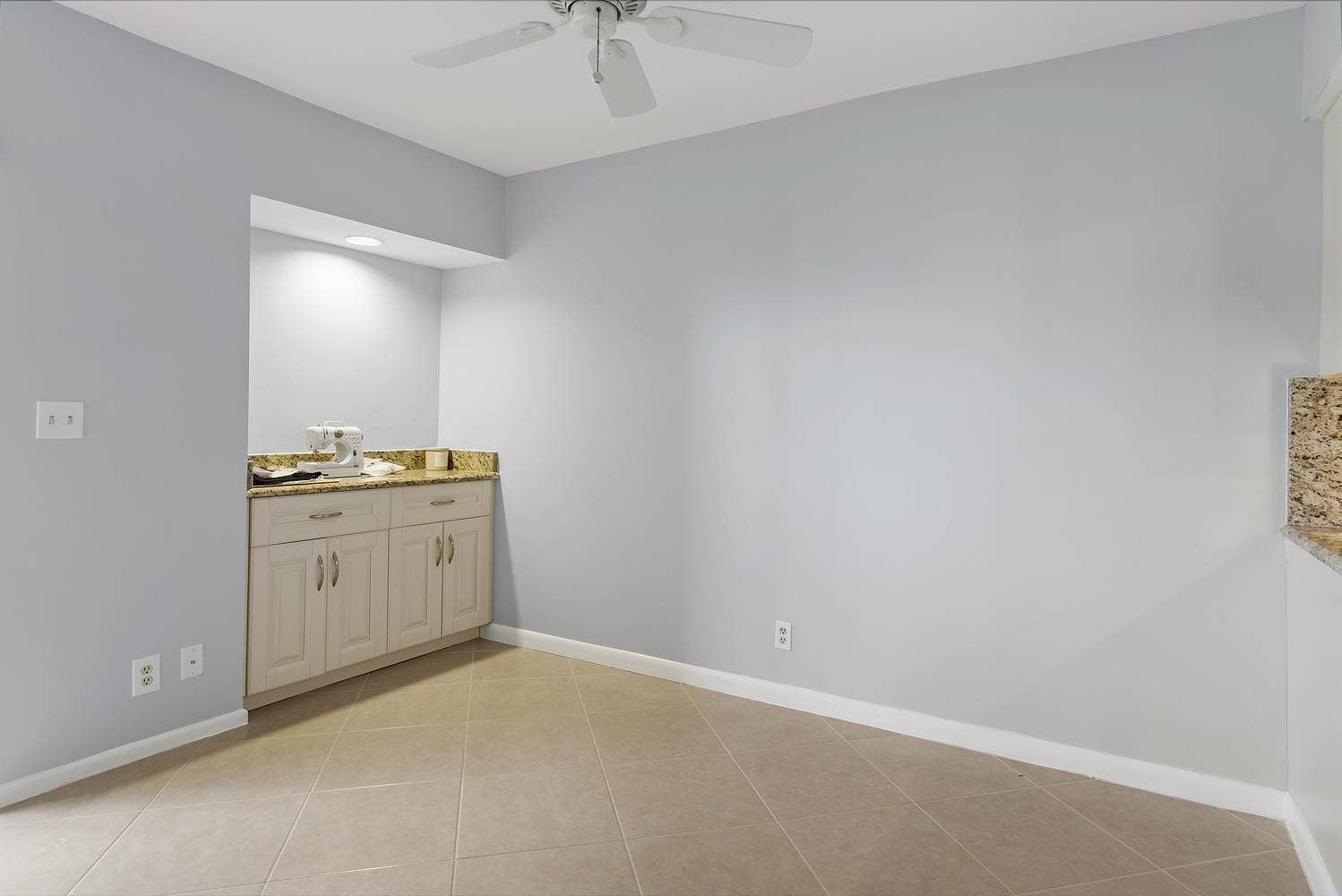 1605 S Us Highway 1, #B404, Jupiter, FL 33477 015-021-1605 US1 S B404-1499x1000