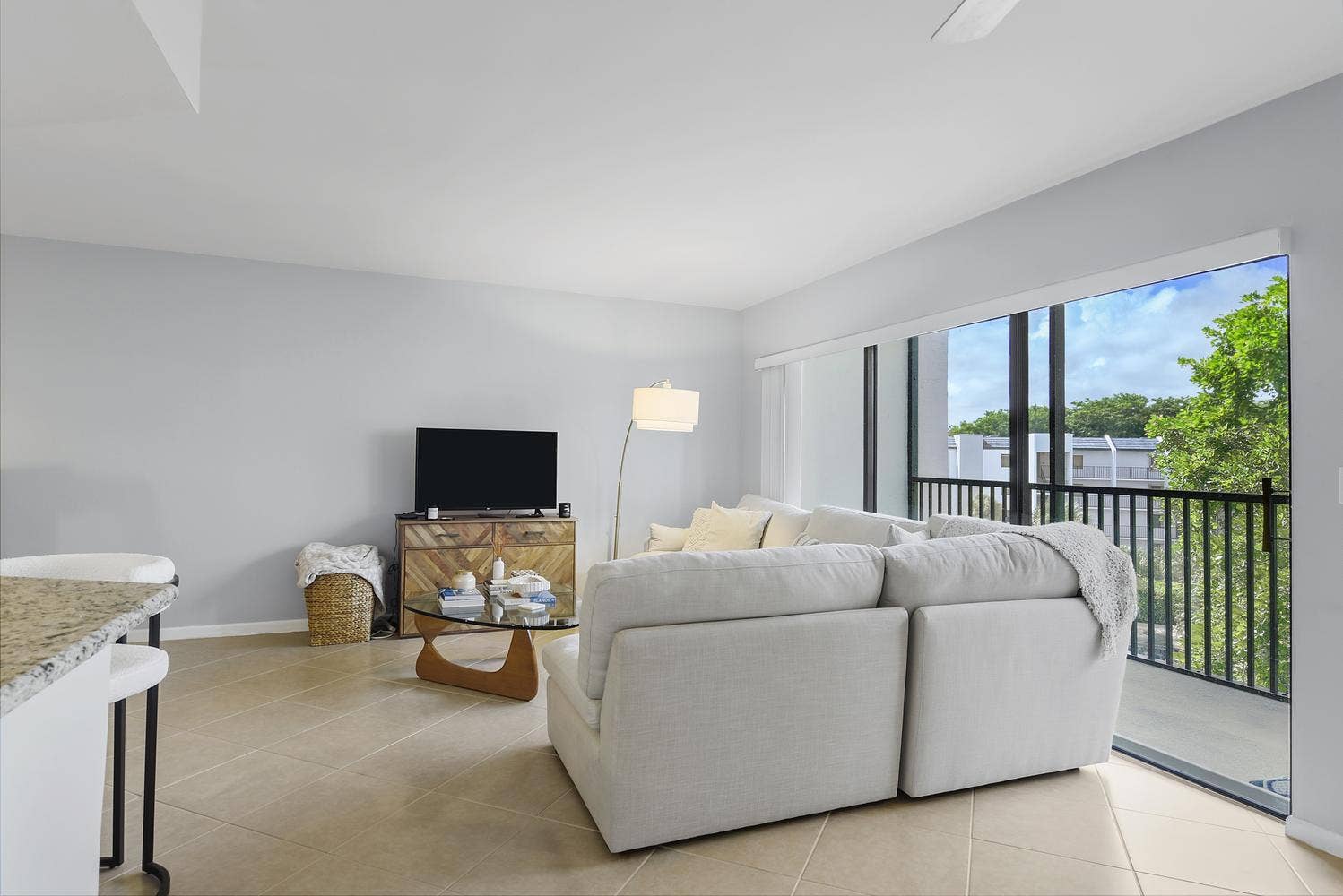 1605 S Us Highway 1, #B404, Jupiter, FL 33477 016-019-1605 US1 S B404-1499x1000