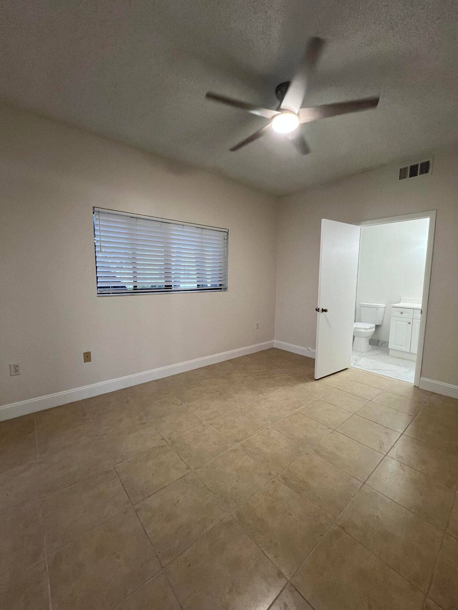 2550 SW 18th Terrace, #1403, Fort Lauderdale, FL 33315 IMG_9626