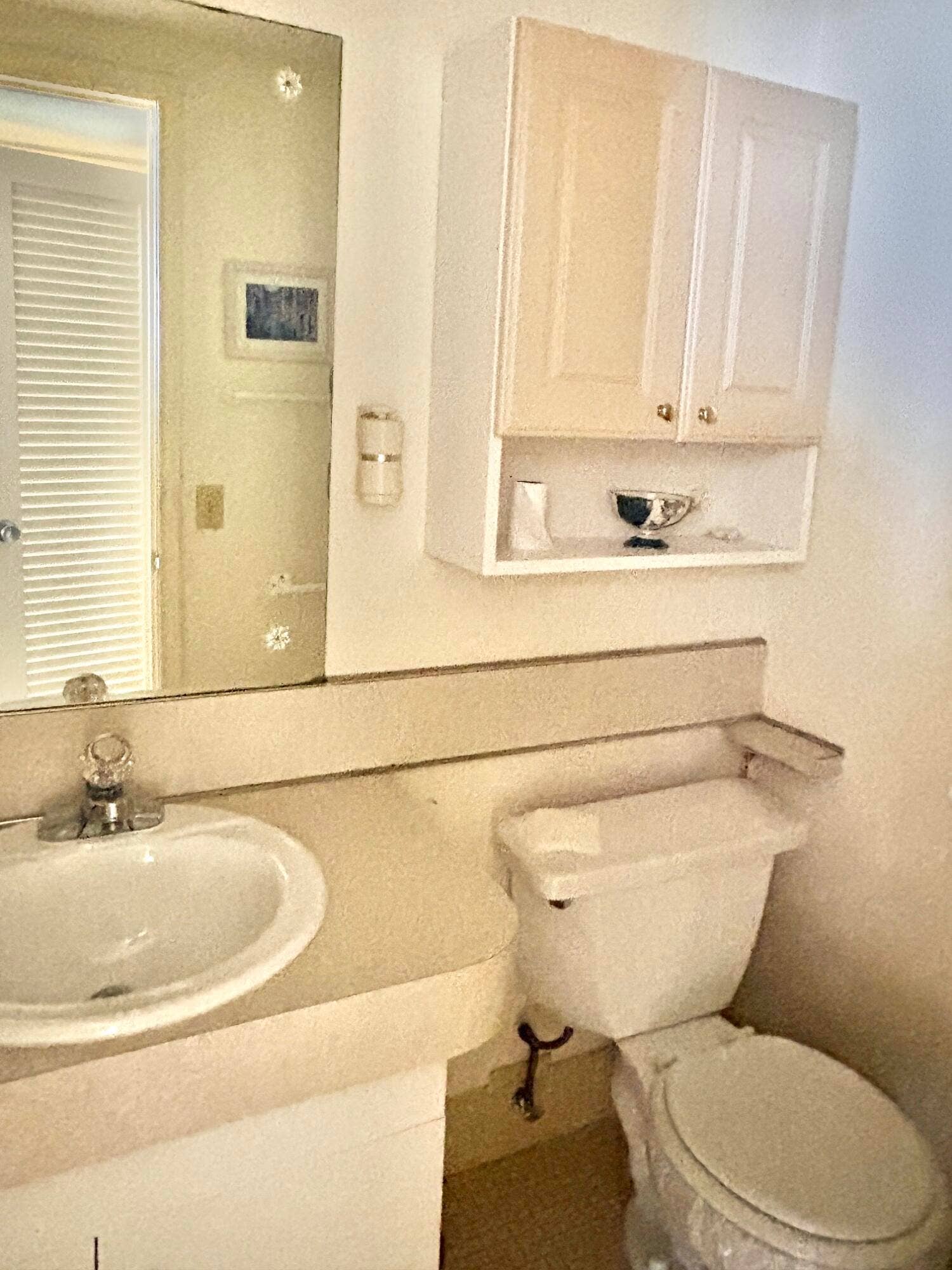 205 Salisbury I, West Palm Beach, FL 33417 half bath