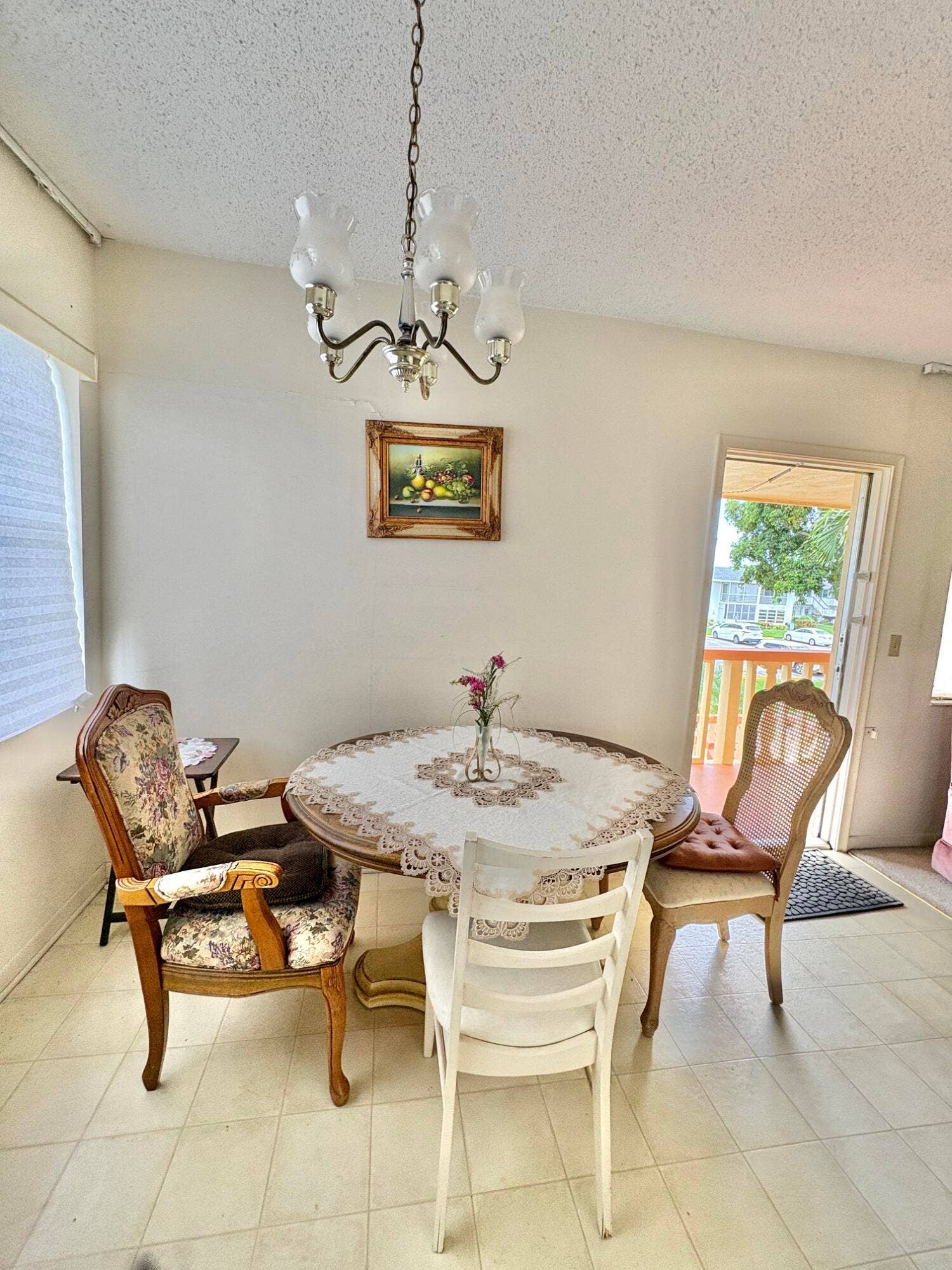 205 Salisbury I, West Palm Beach, FL 33417 dining area