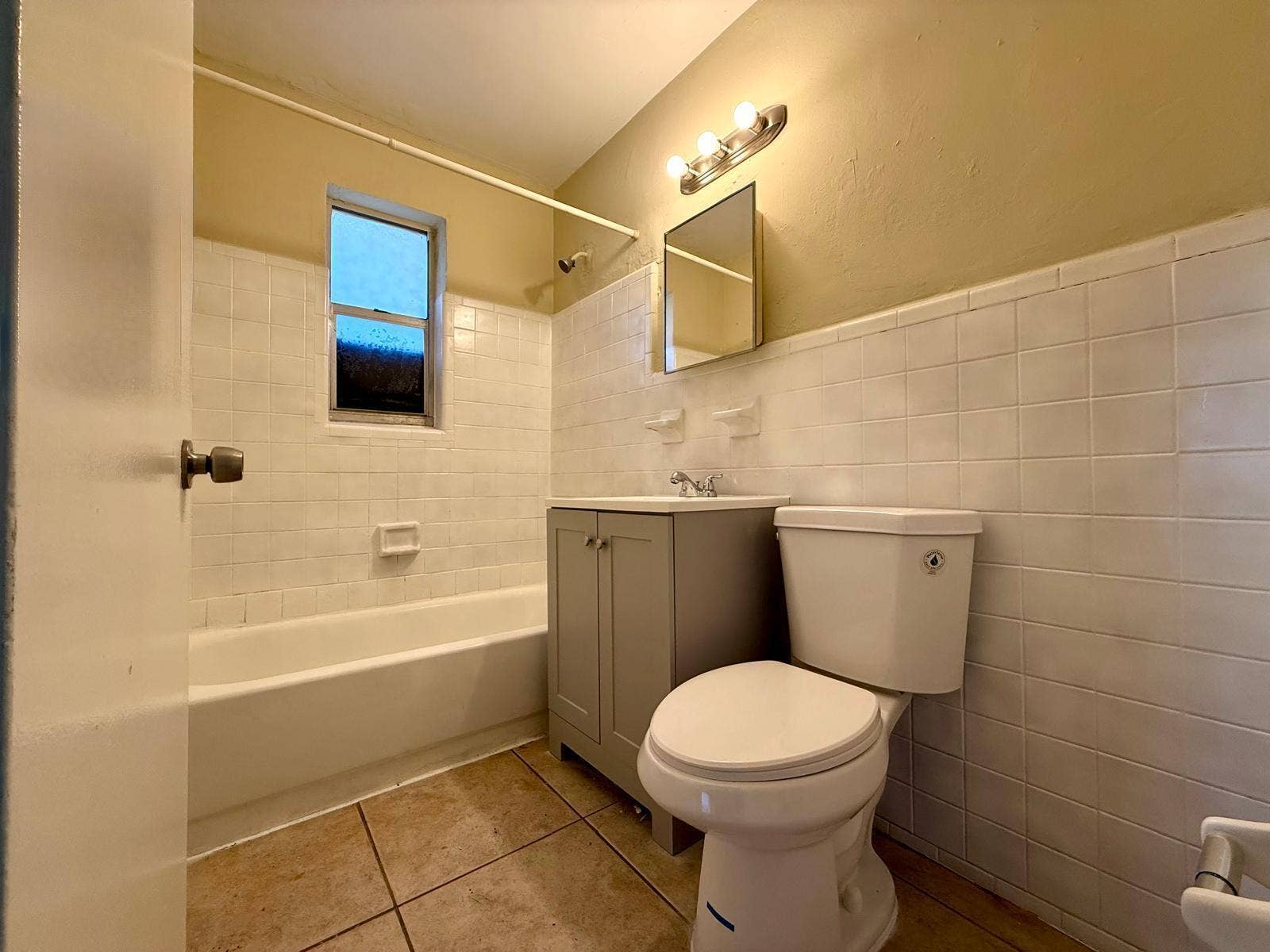 817 2nd Street, #4, West Palm Beach, West Palm Beach, FL 33401 1111