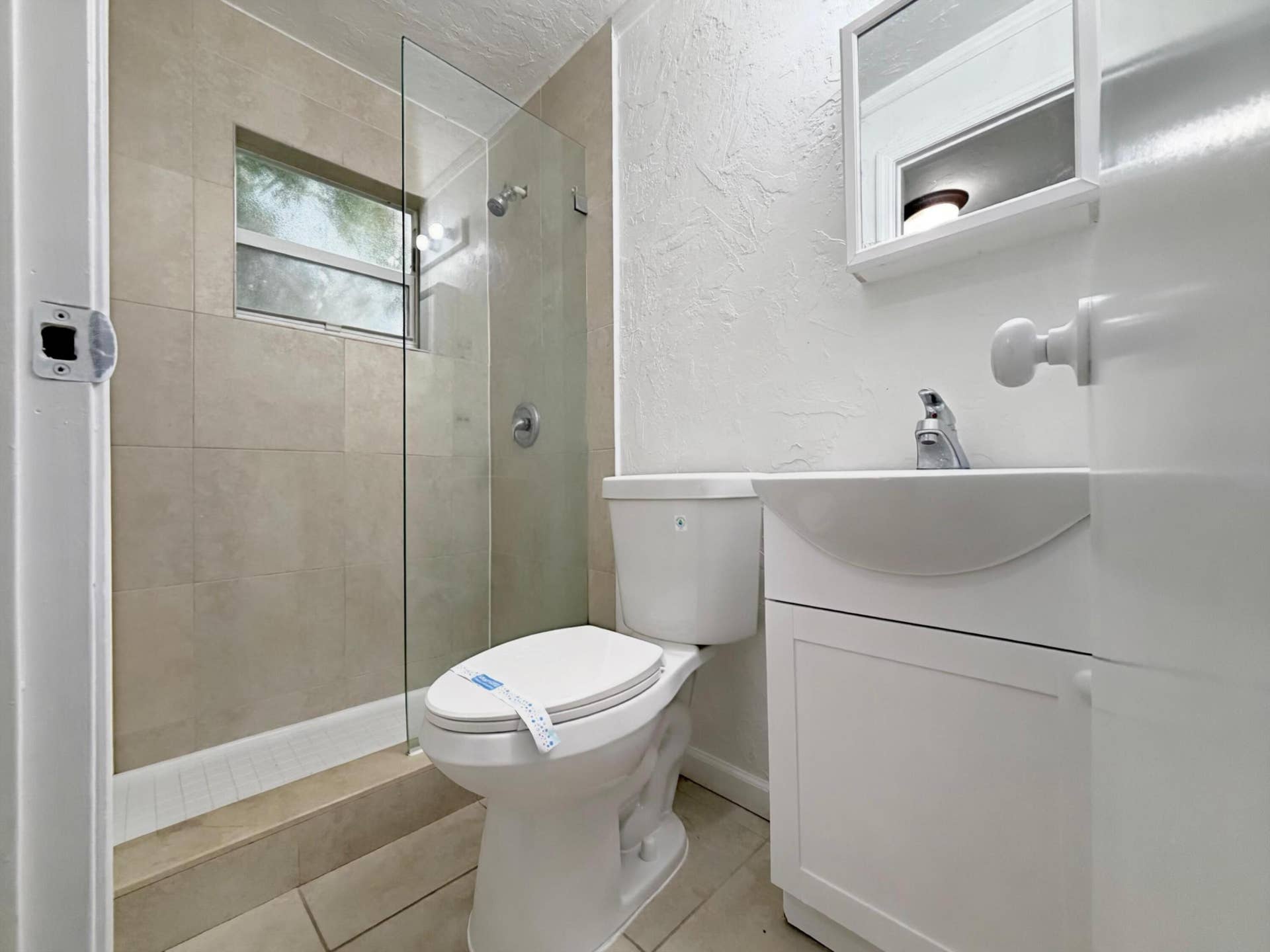411 MADDOCK Street, #B, West Palm Beach, FL 33405 WhatsApp Image 2026-10-08 at 17.33.20 (8