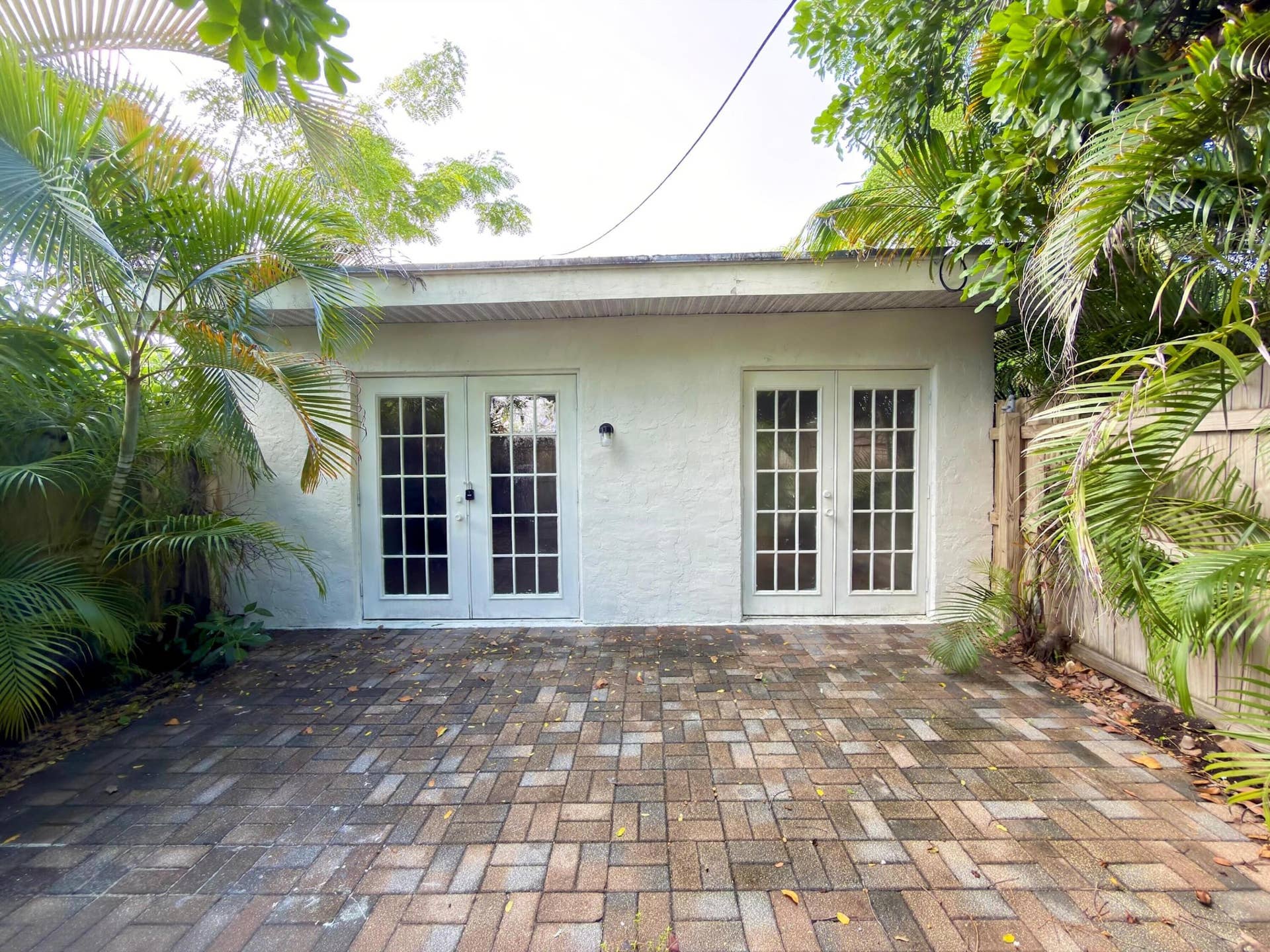 411 MADDOCK Street, #B, West Palm Beach, FL 33405 WhatsApp Image 2026-10-08 at 17.33.20