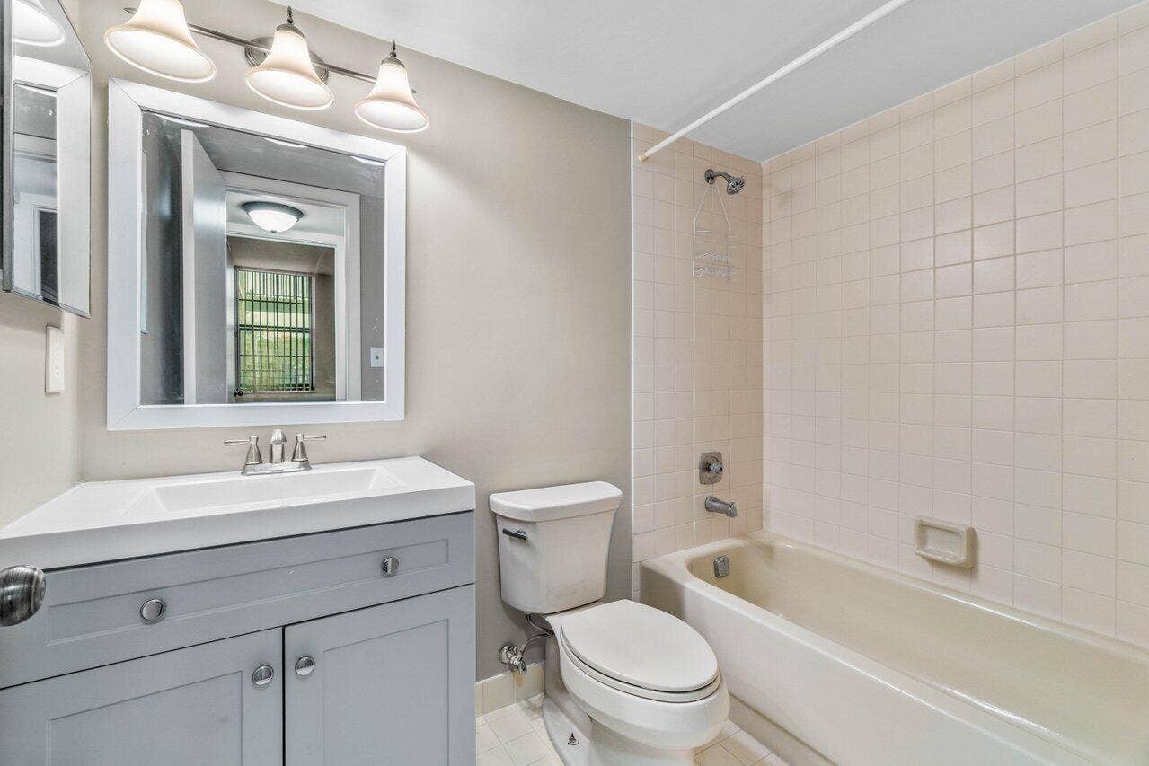 1555 S FEDERAL Highway, #203, Delray Beach, Delray Beach, FL 33483 021-1555SouthFederalHighway-Unit203-Delr