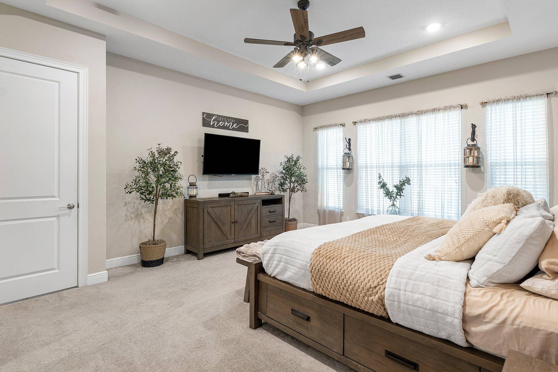 9197 Greenspire Lane, Lake Worth, FL 33467 Primary suite