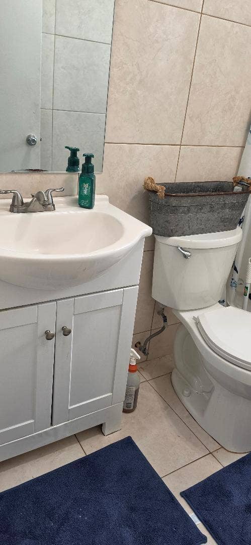 908 NW 5TH Court, Fort Lauderdale, FL 33311 bathroom