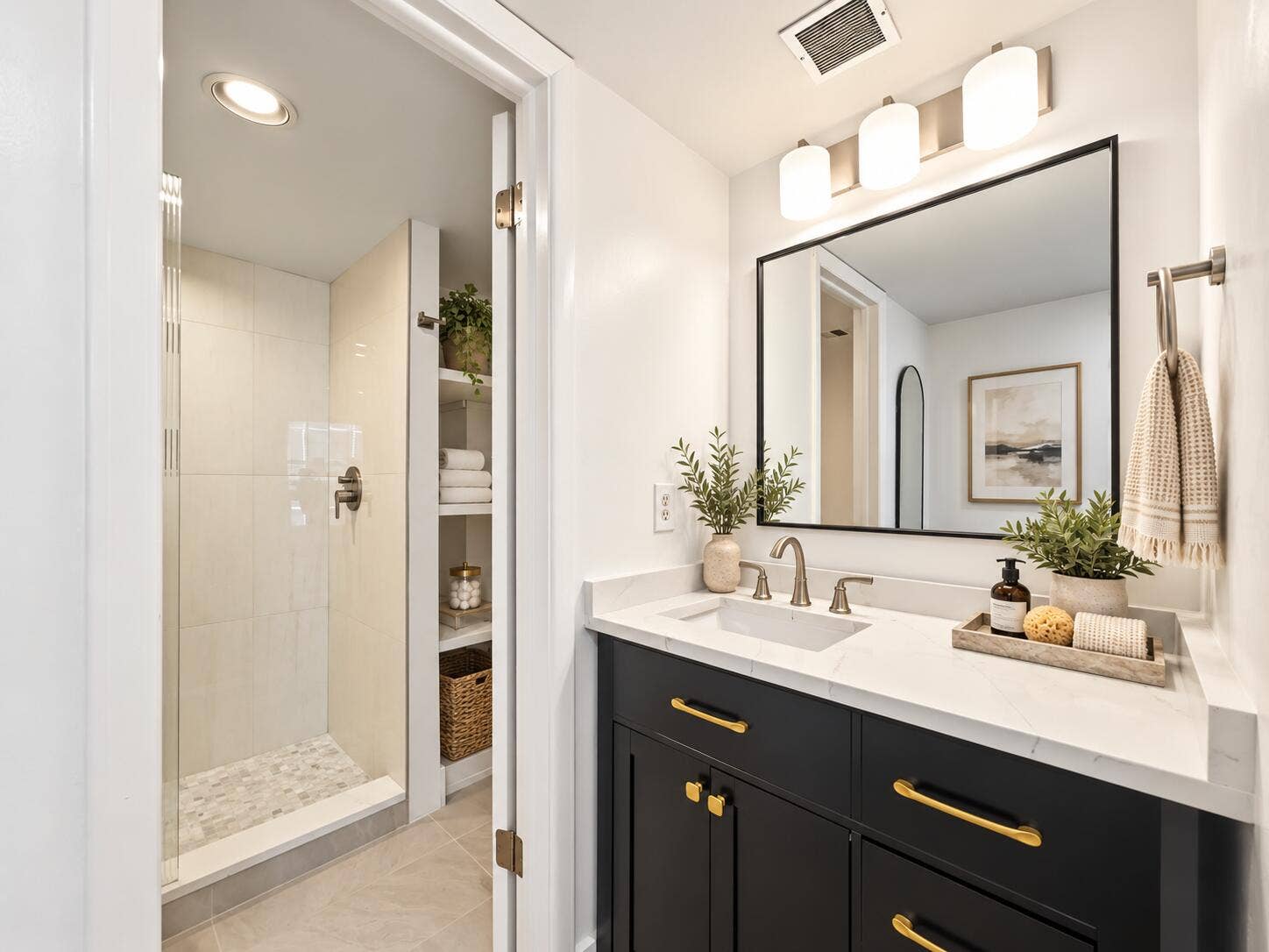 Master Bathroom (Virtually Staged)