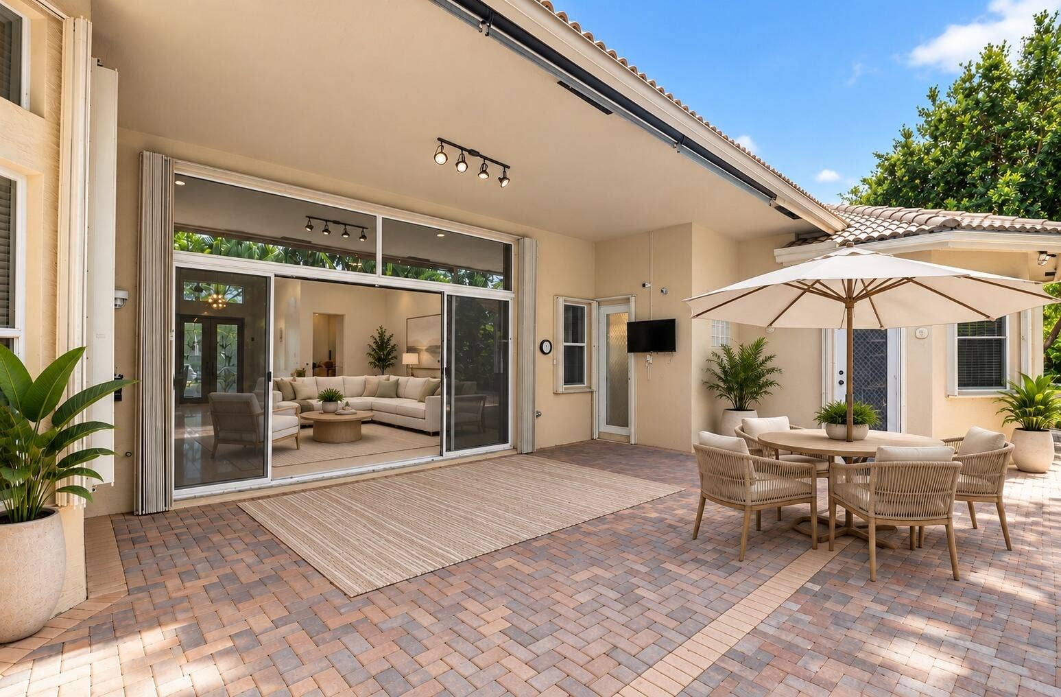 6940 Balboa Island Court, Delray Beach, FL 33446 6940 outdoor patio