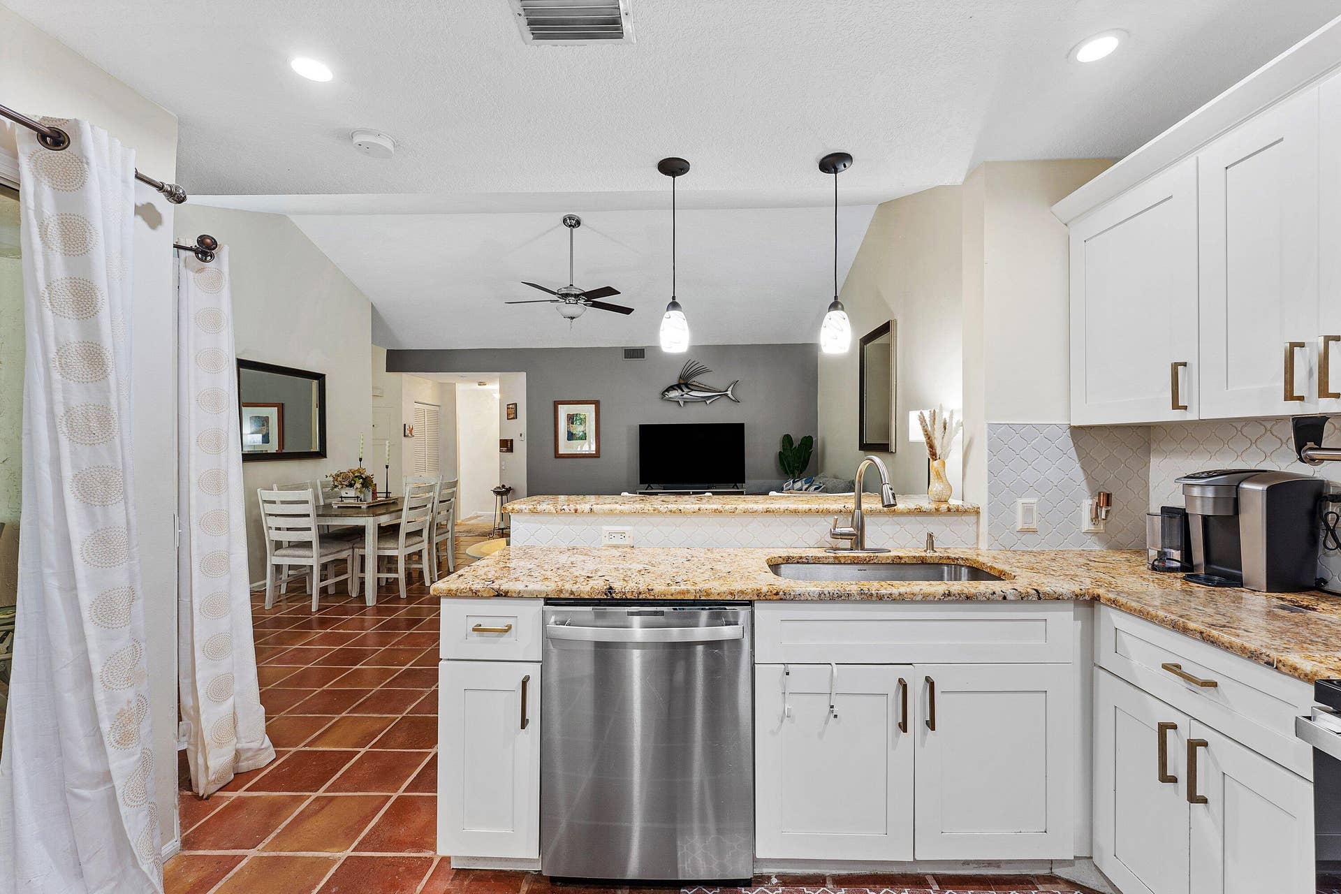 009-6662ViaRegina-BocaRaton-FL-33433-SMA