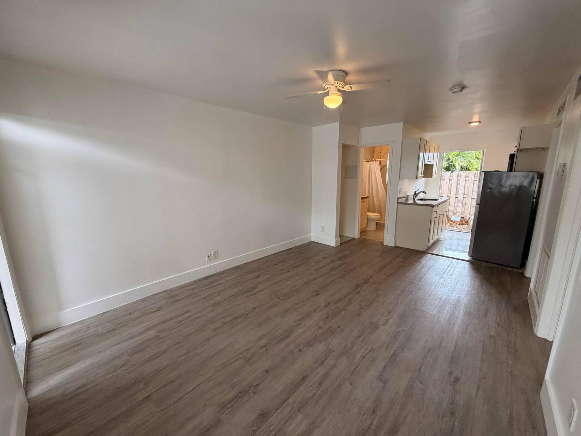 11 SW 6th Avenue, #6, Delray Beach, Delray Beach, FL 33444 Living Room