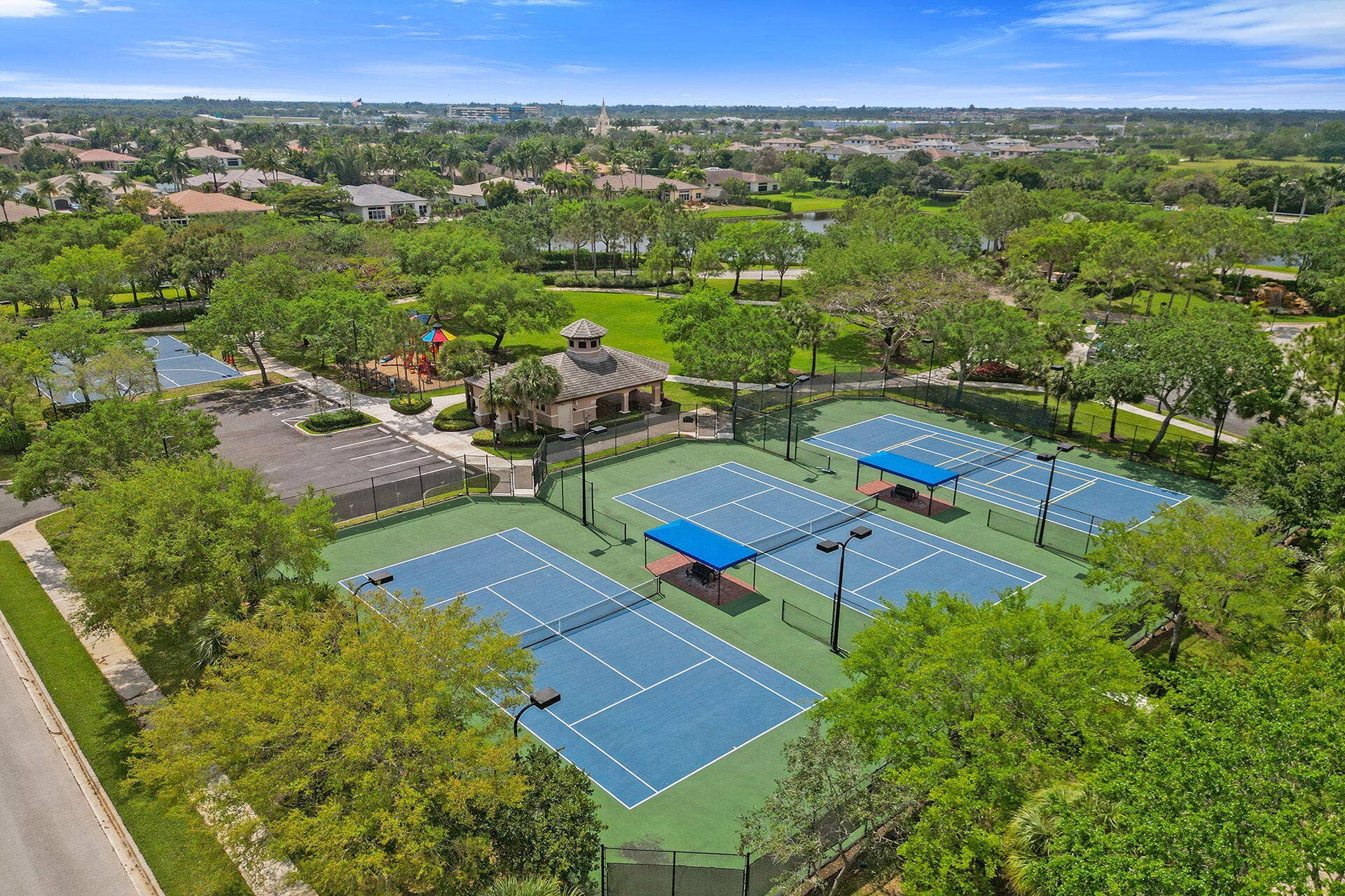 Tennis/Pickleball Courts for the whole family
