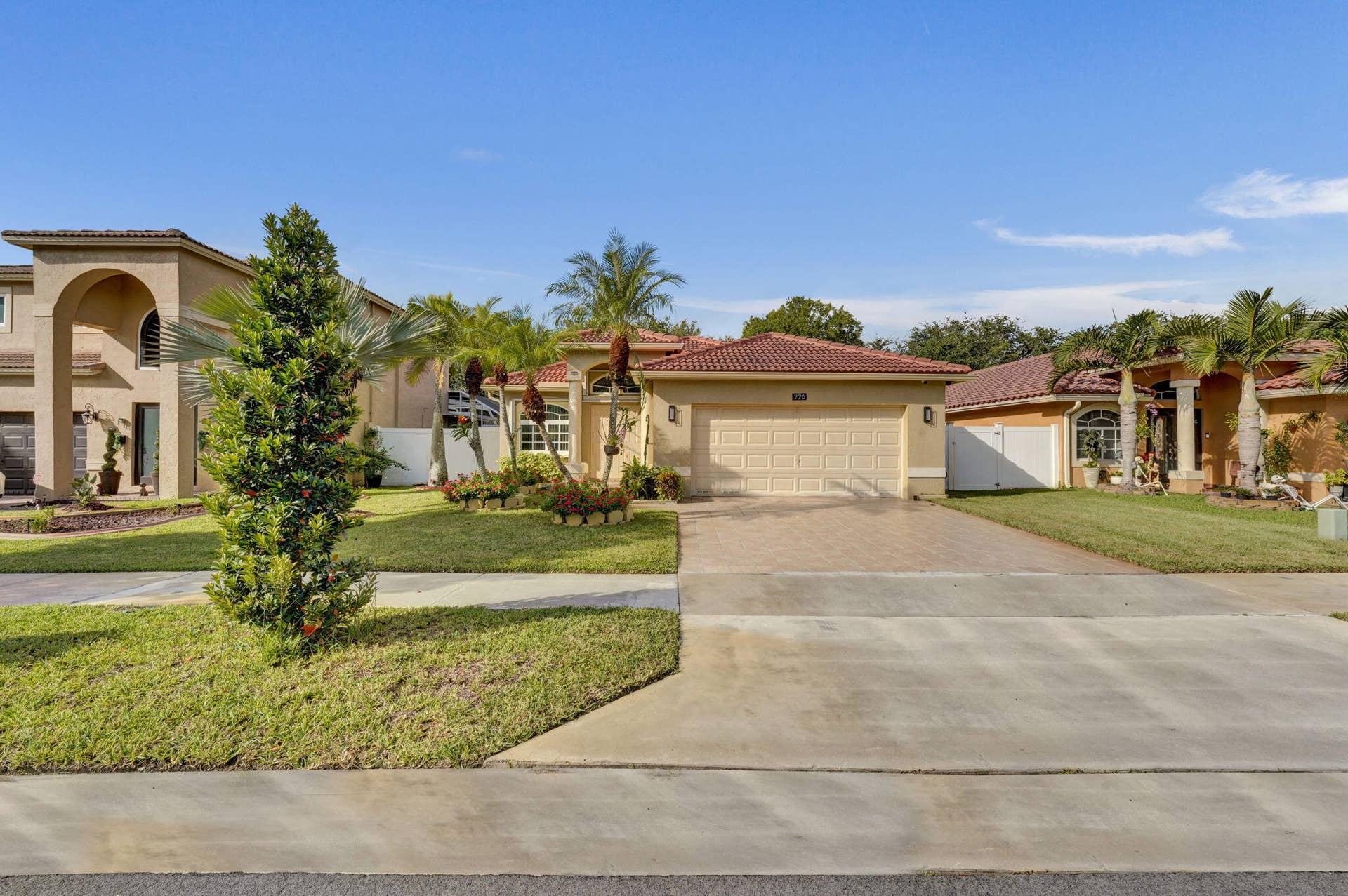 226 SW 206TH Avenue, Pembroke Pines, FL 33029 16-web-or-mls-DSC03002