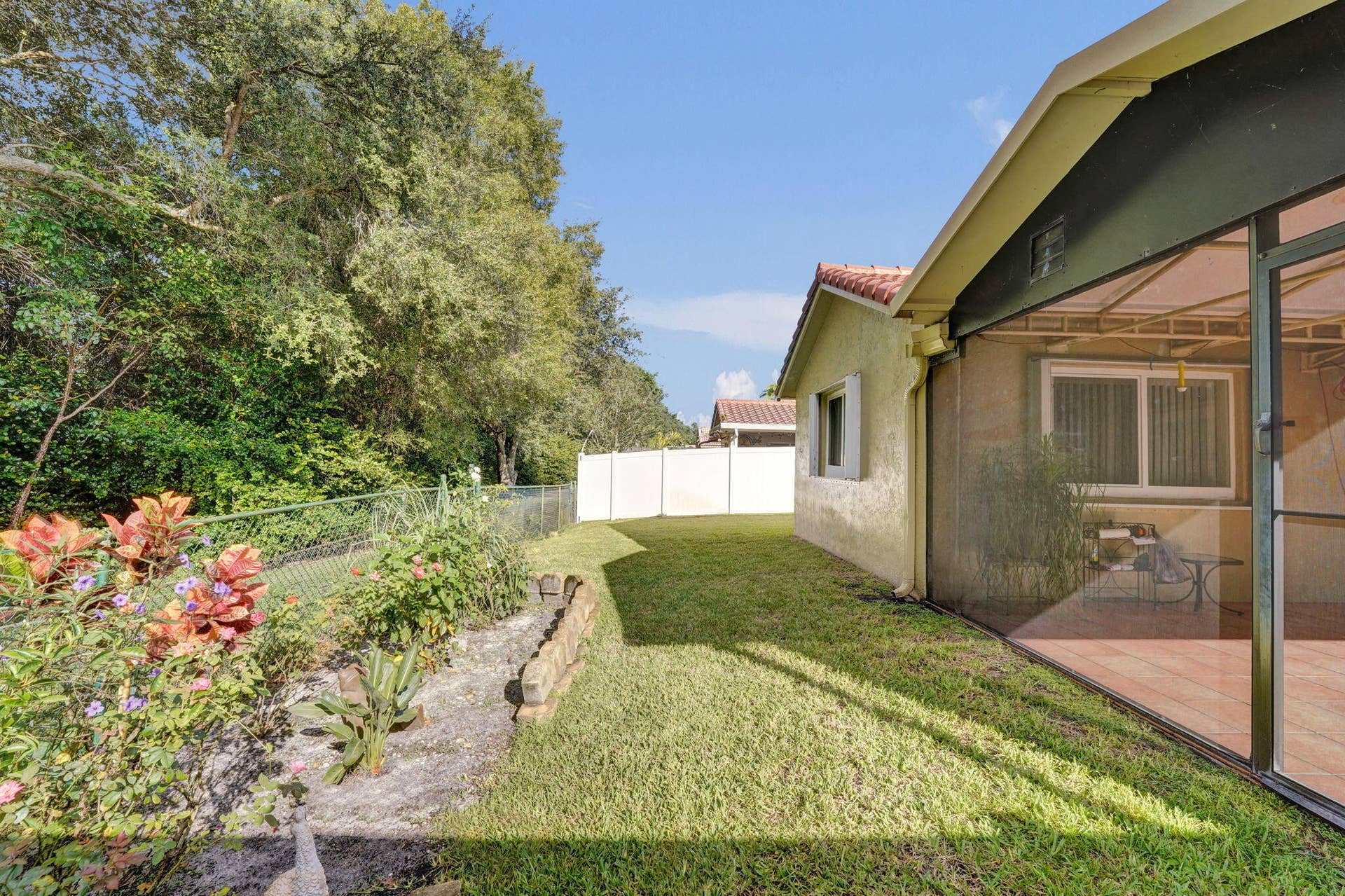 226 SW 206TH Avenue, Pembroke Pines, FL 33029 76-web-or-mls-DSC02987
