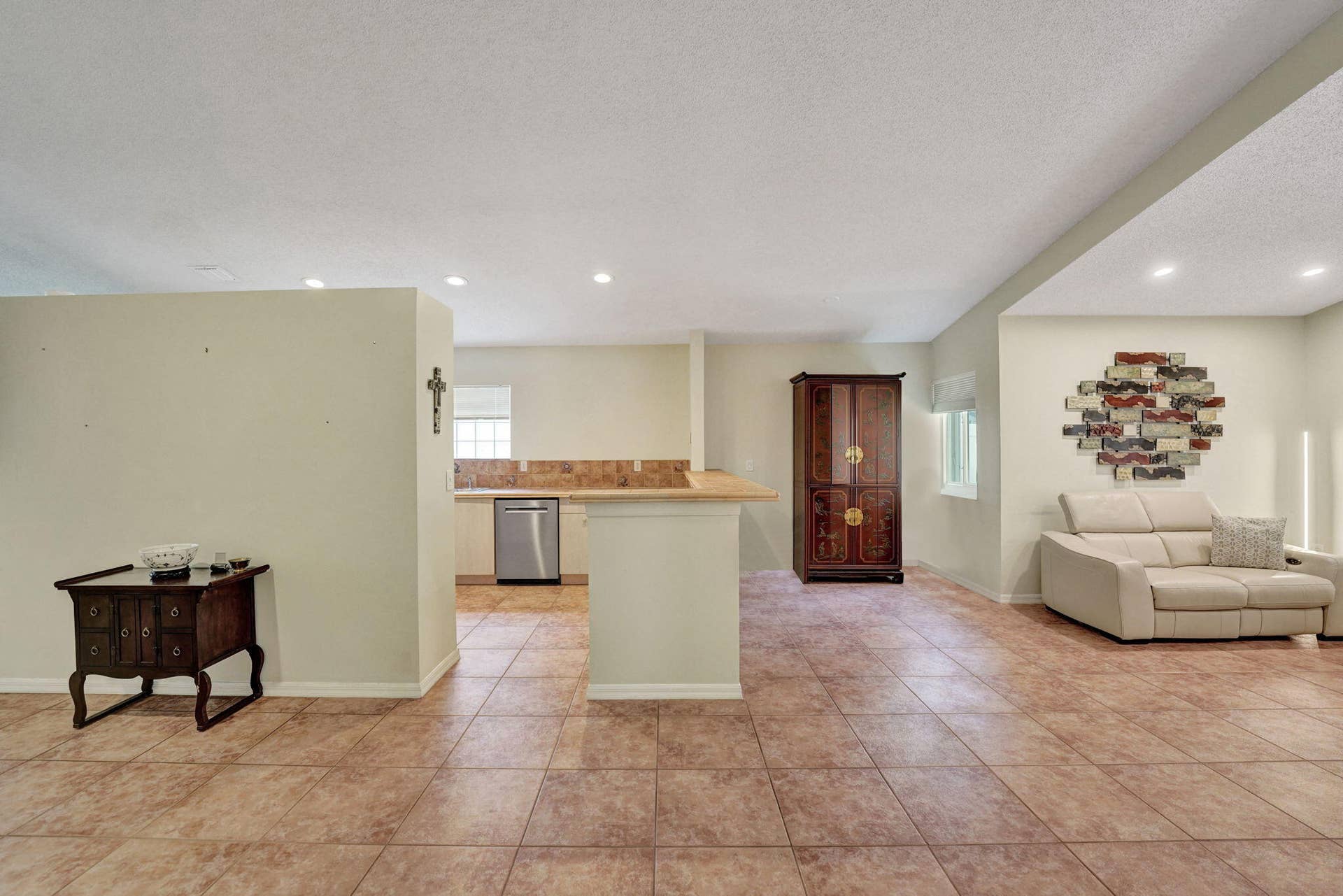 226 SW 206TH Avenue, Pembroke Pines, FL 33029 58-web-or-mls-DSC02933