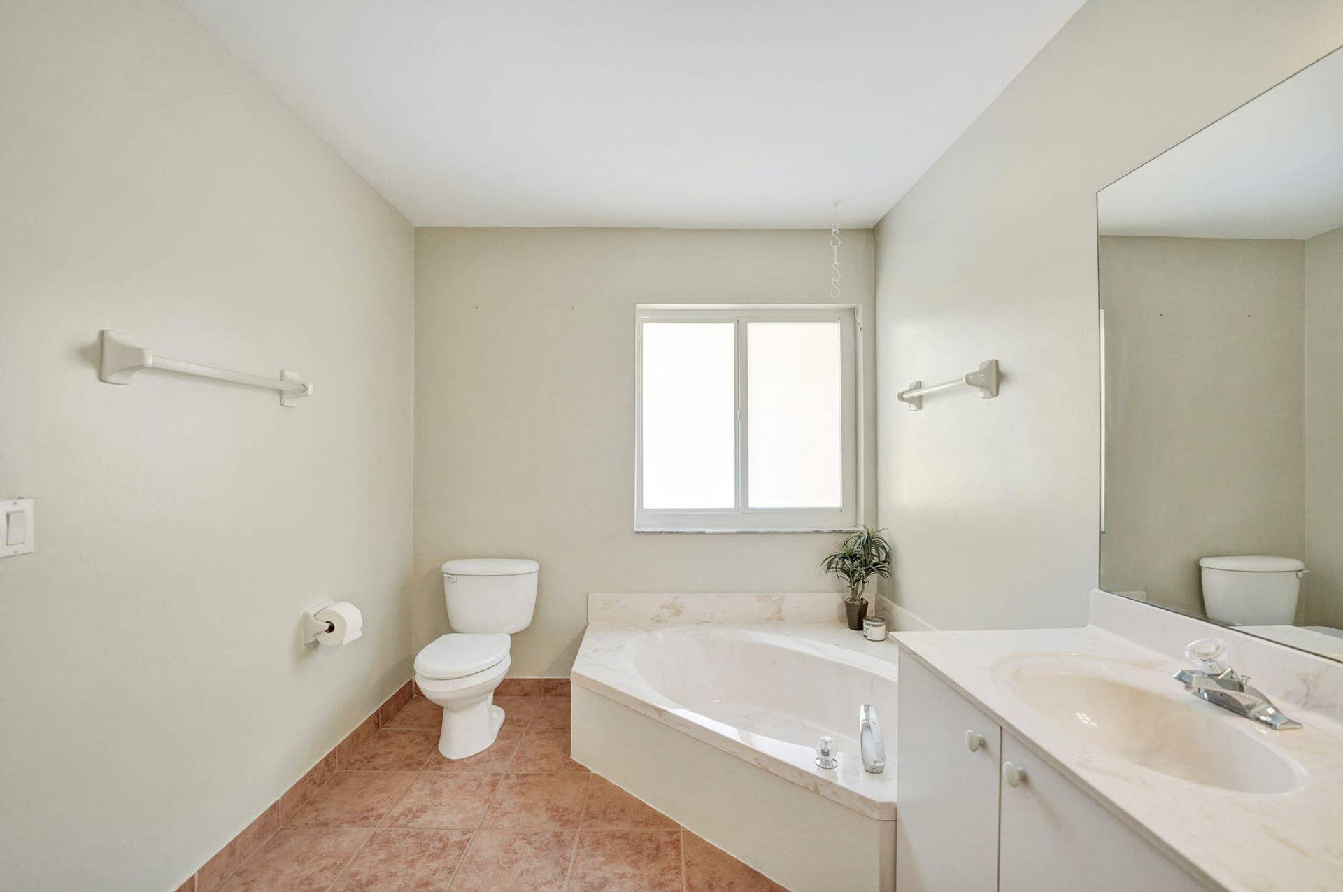 226 SW 206TH Avenue, Pembroke Pines, FL 33029 Master Bath