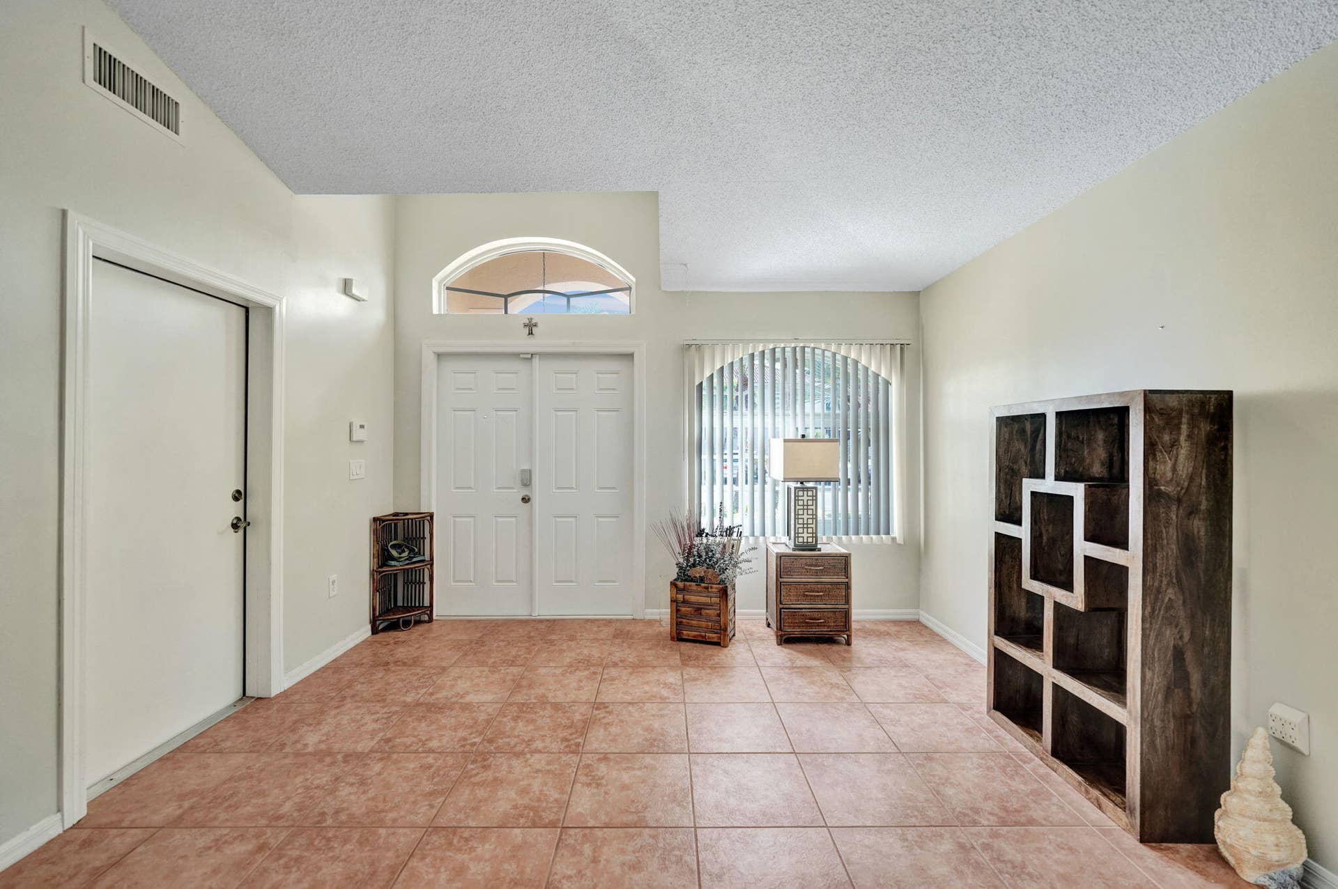 226 SW 206TH Avenue, Pembroke Pines, FL 33029 Living Room