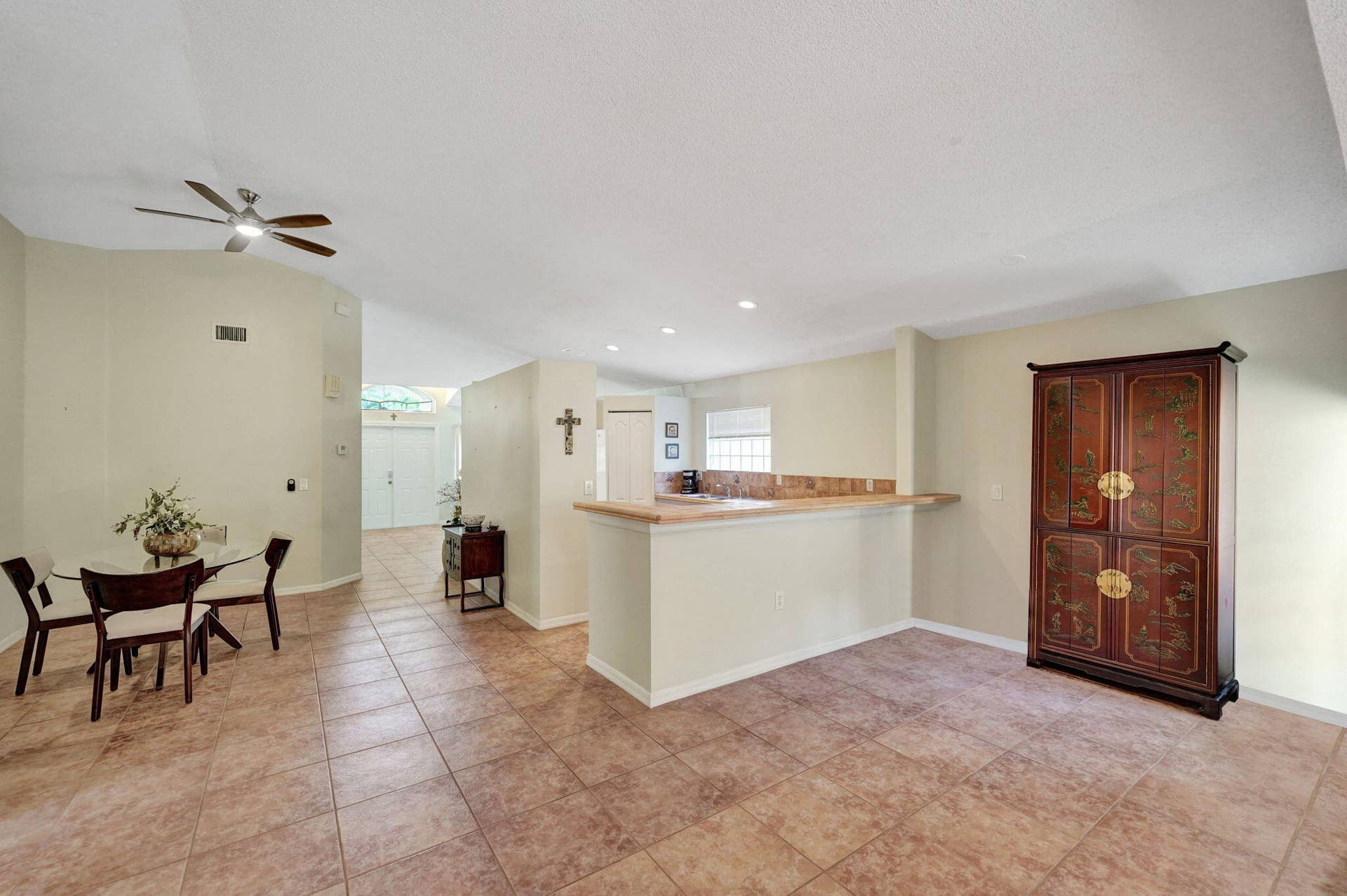 226 SW 206TH Avenue, Pembroke Pines, FL 33029 59-web-or-mls-DSC02936