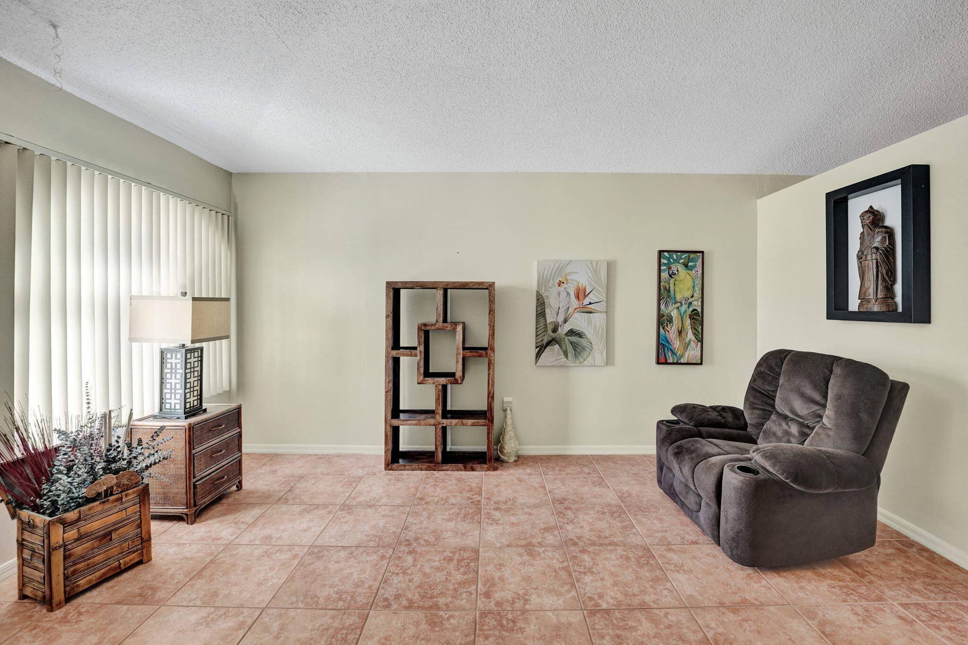 226 SW 206TH Avenue, Pembroke Pines, FL 33029 Living Room