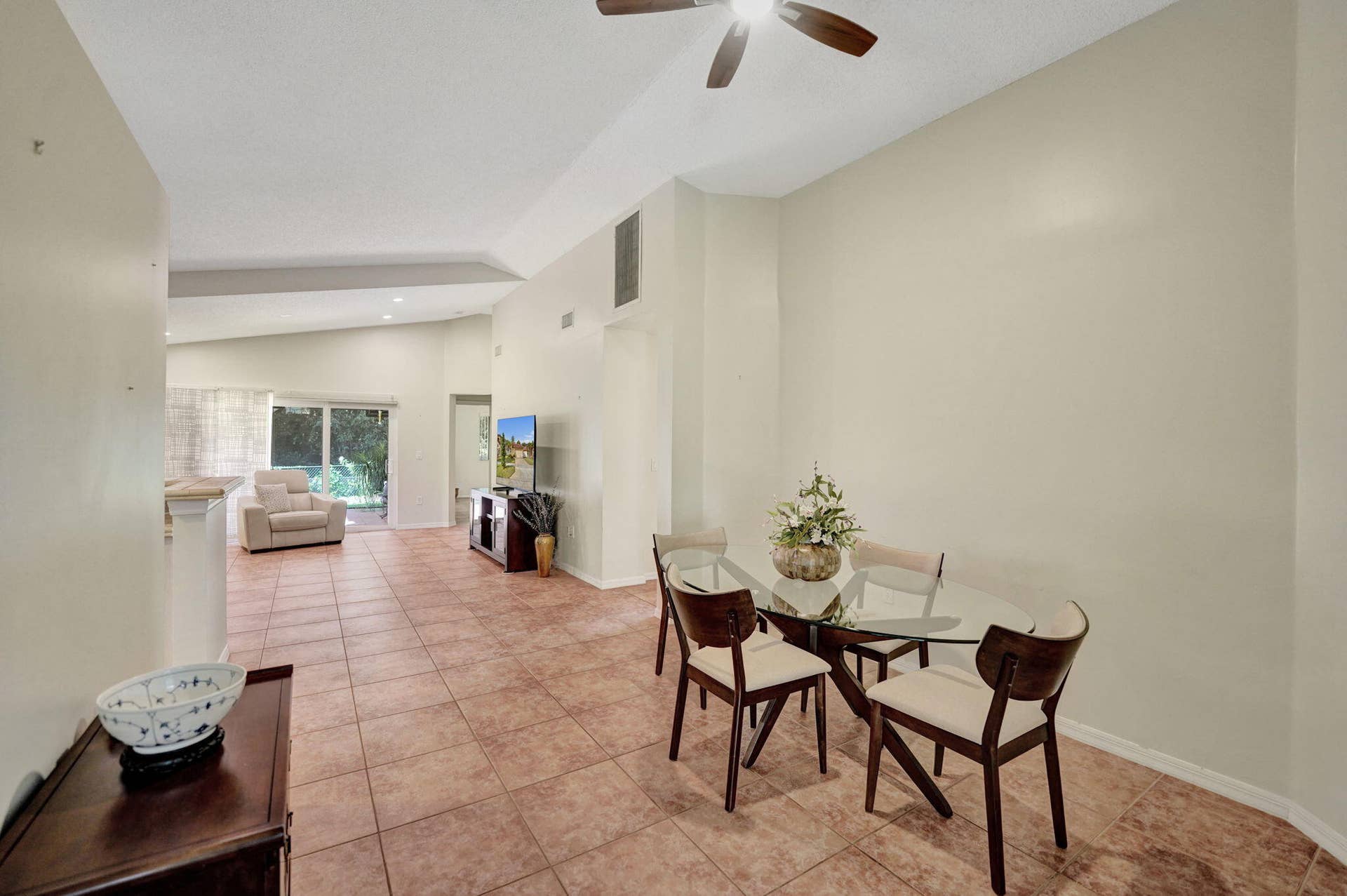 226 SW 206TH Avenue, Pembroke Pines, FL 33029 Dining Room
