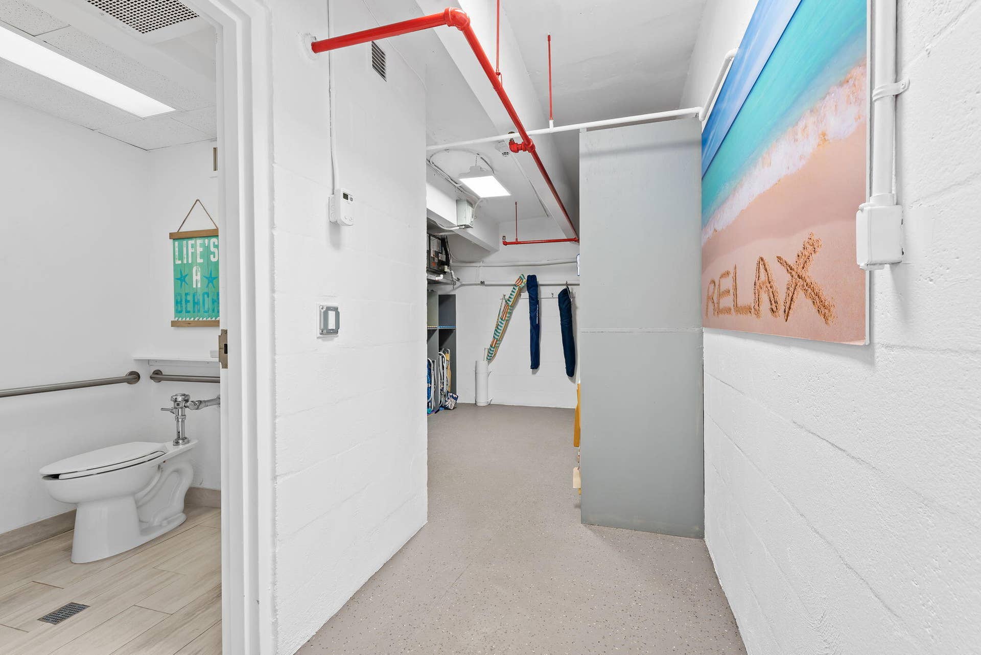 beach bathroom