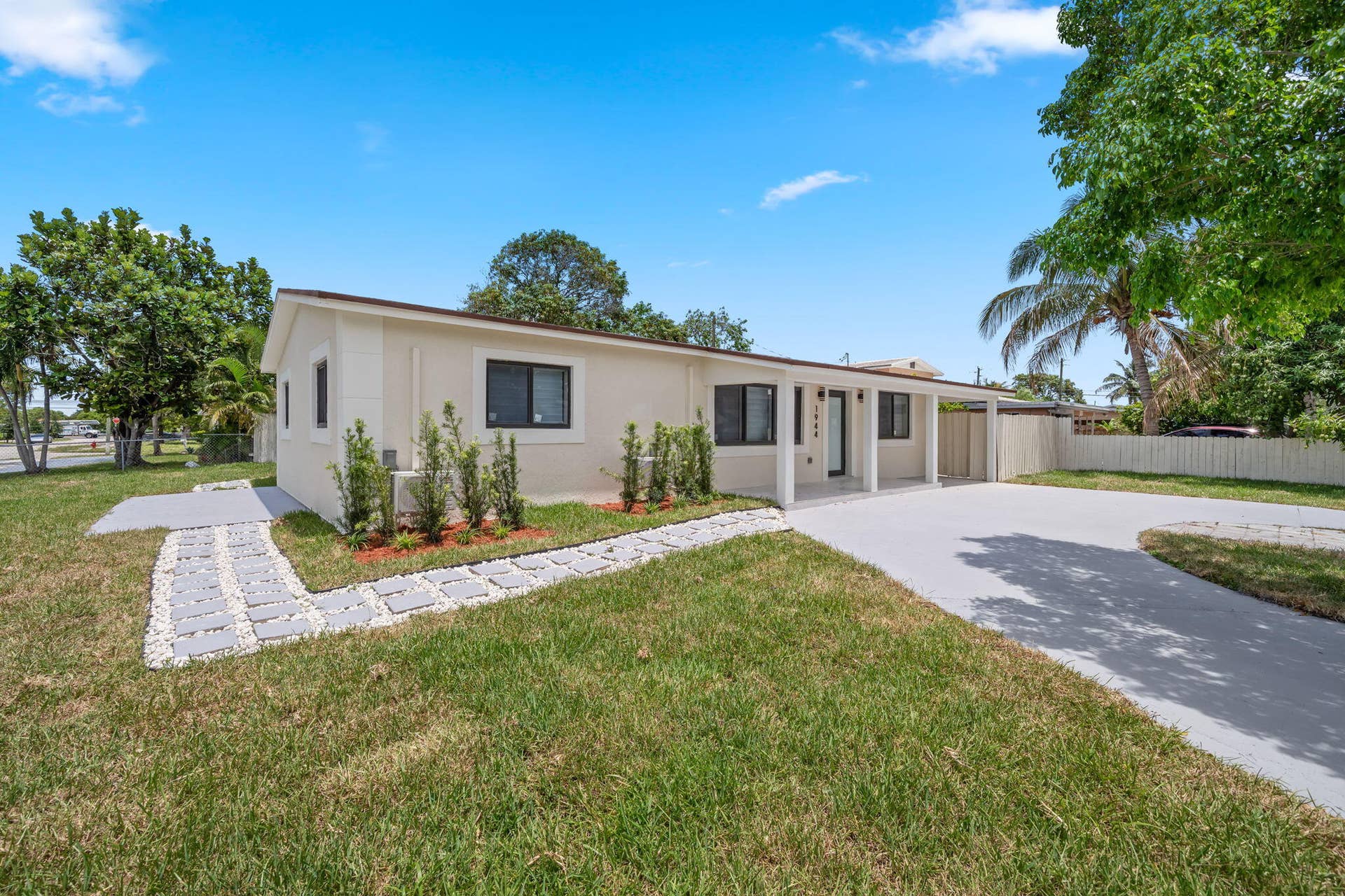 1944 NE 2nd Avenue, Pompano Beach, FL 33060 Front of Home