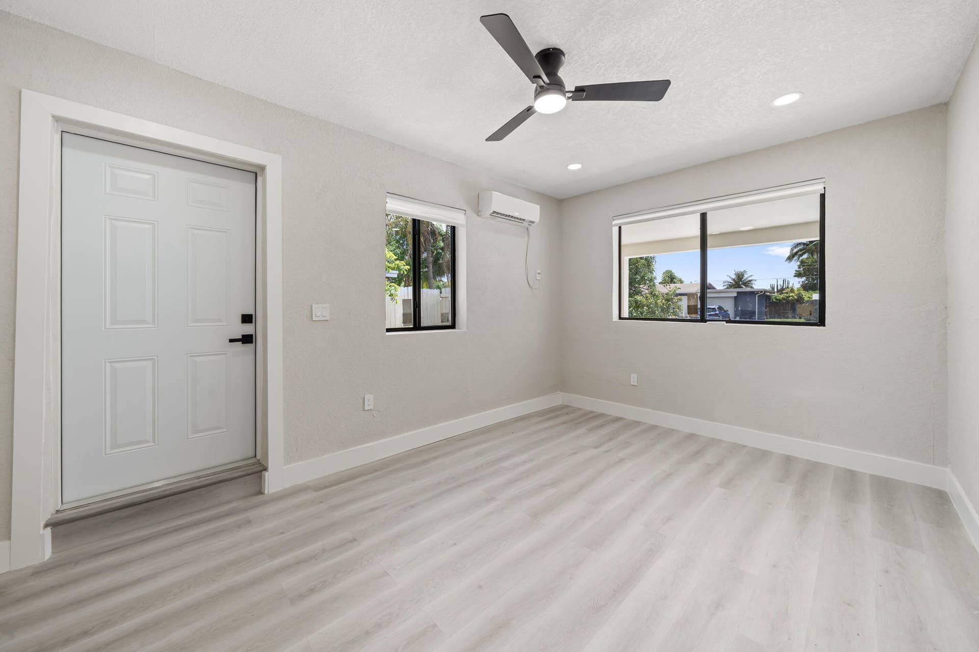 1944 NE 2nd Avenue, Pompano Beach, FL 33060 Primary Bedroom