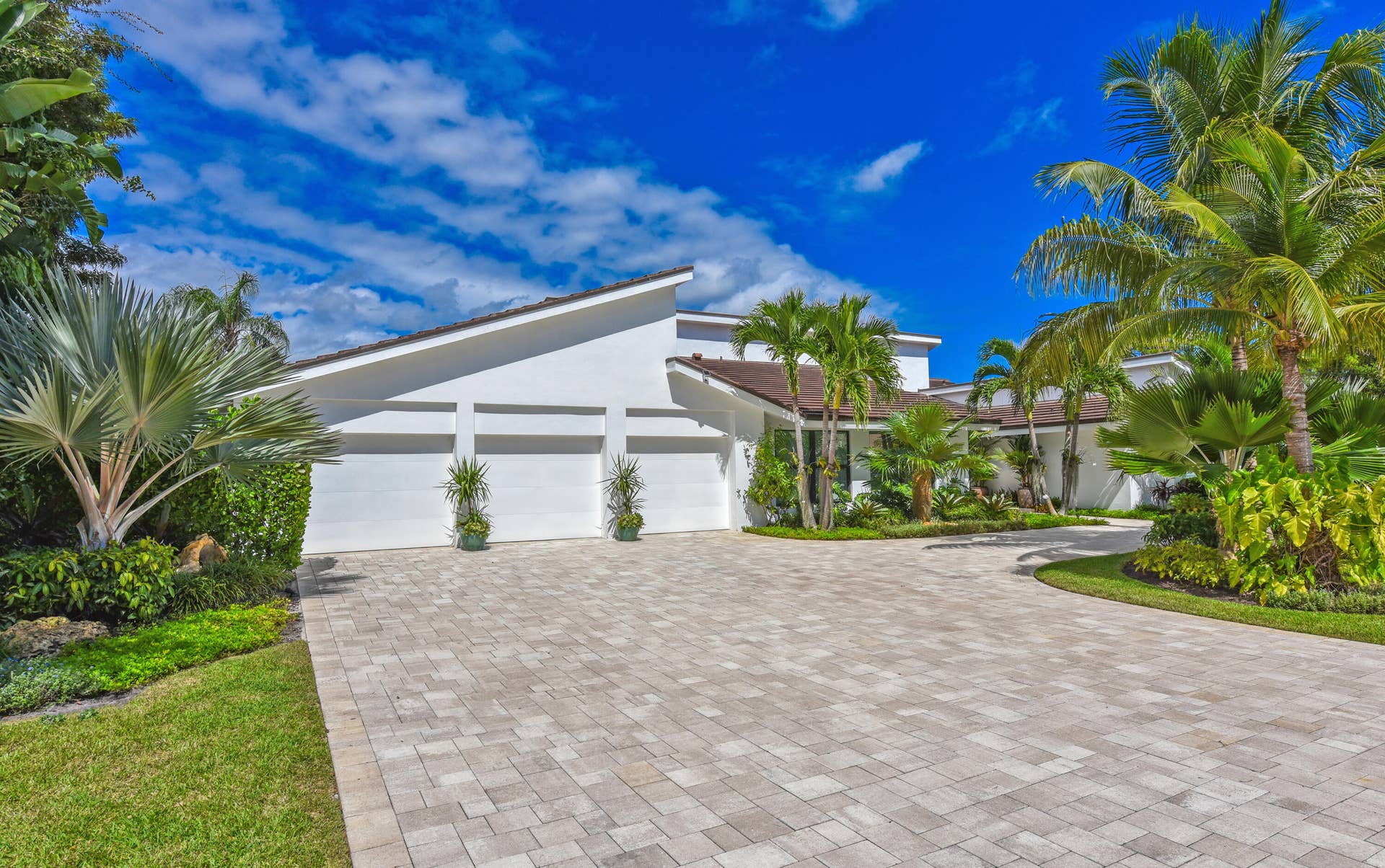 Large 3 car garage plus golf cart garage
